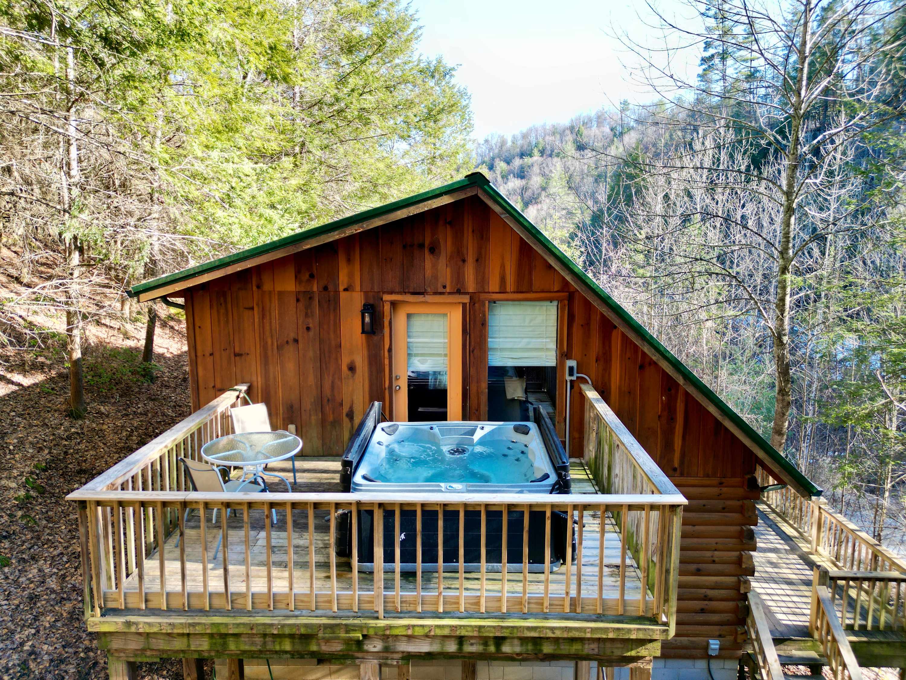 Horseshoe Falls-RRG-Hot tub! — Rogers, KY — vacation rental