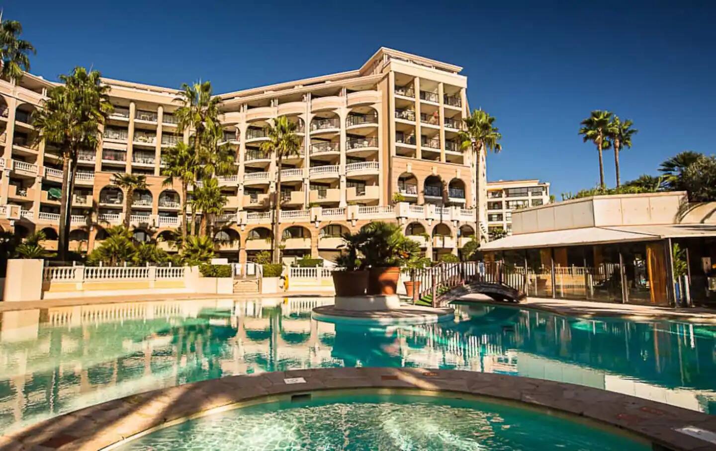 Cannes : Appartement Vue Mer, Piscine & Plages ! — Cannes, Provence-Alpes-Côte d'Azur — vacation rental