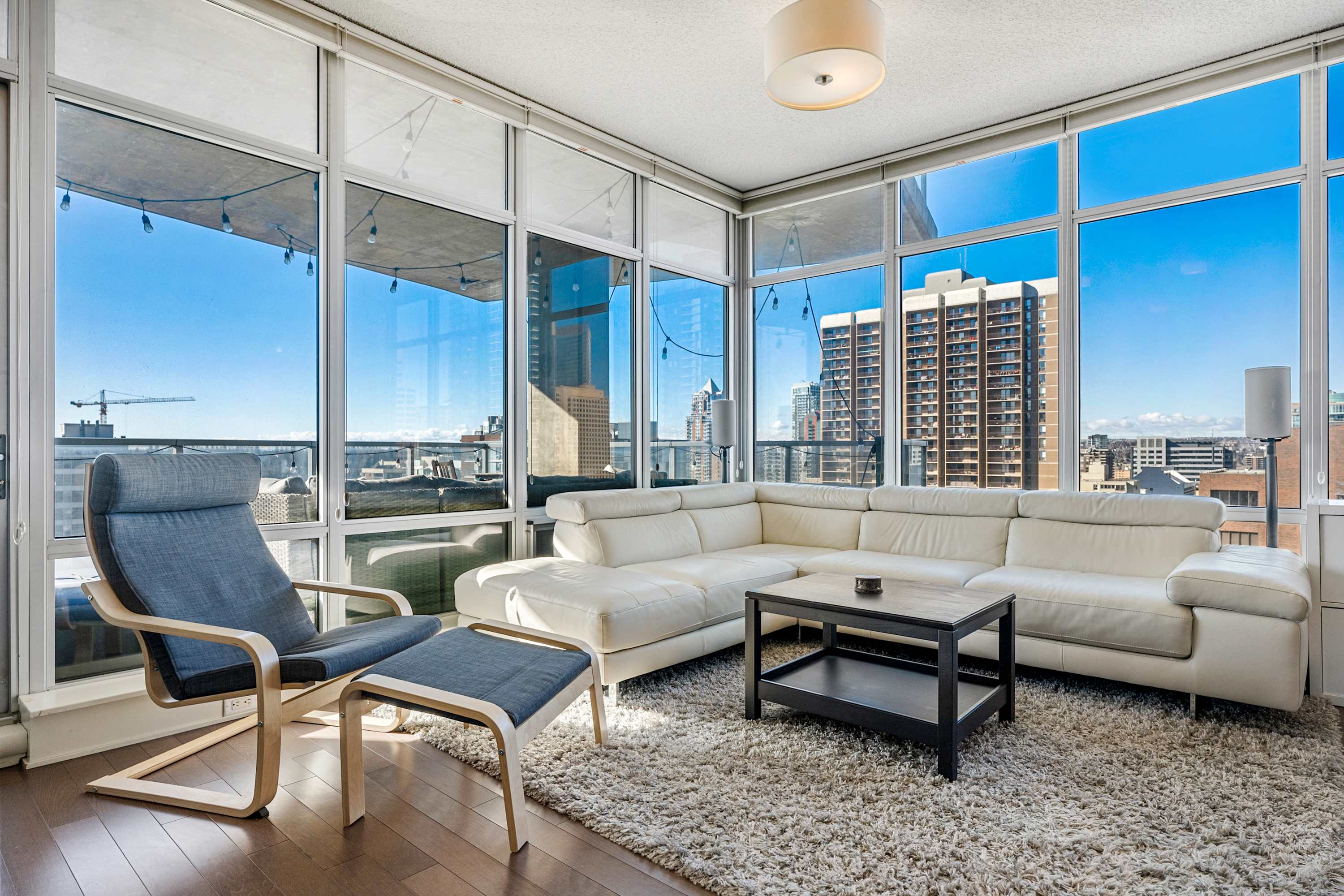 Urban Oasis | 2BR Condo | Downtown | Large Balcony — Calgary, Alberta — vacation rental