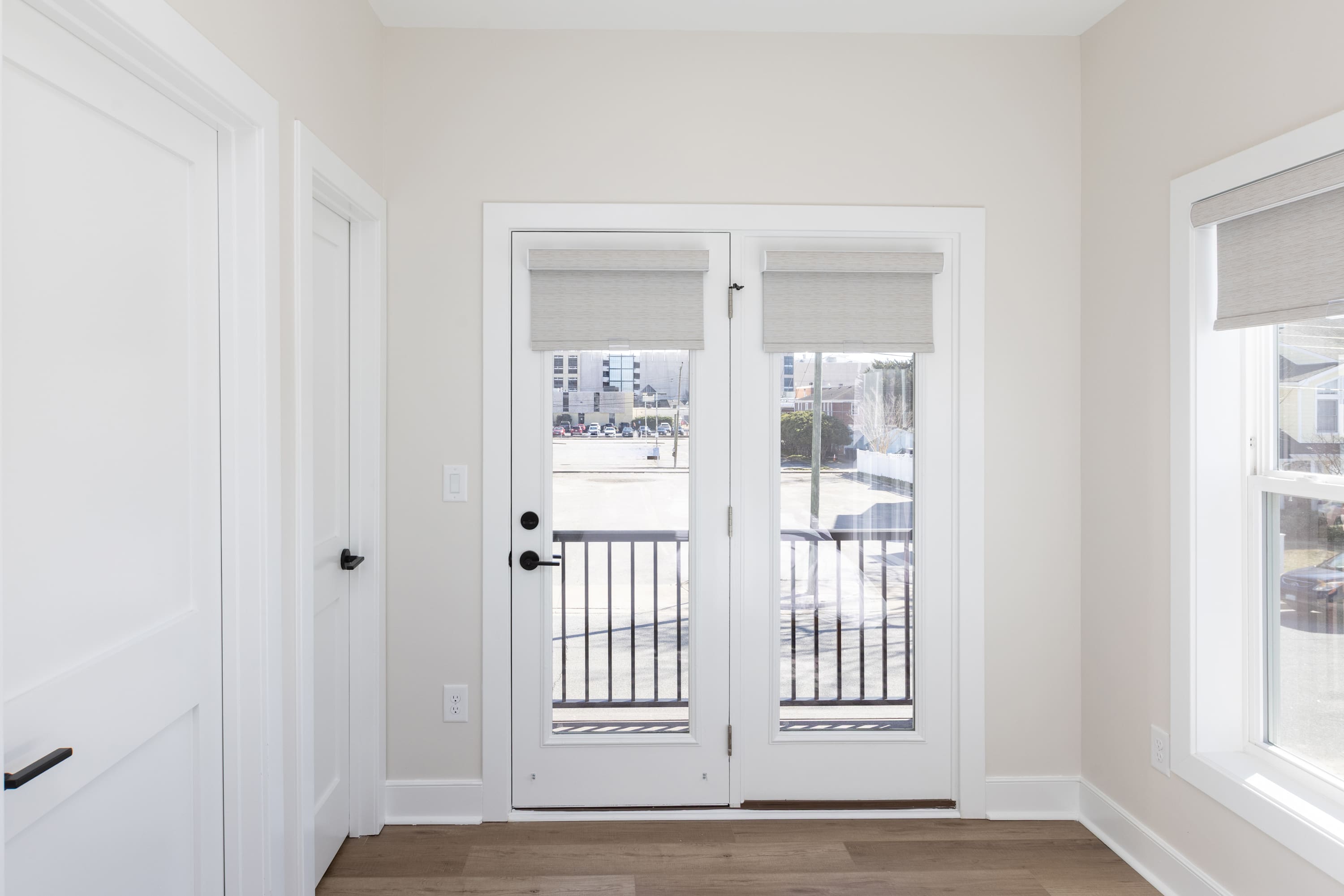2nd Floor bedroom - queen