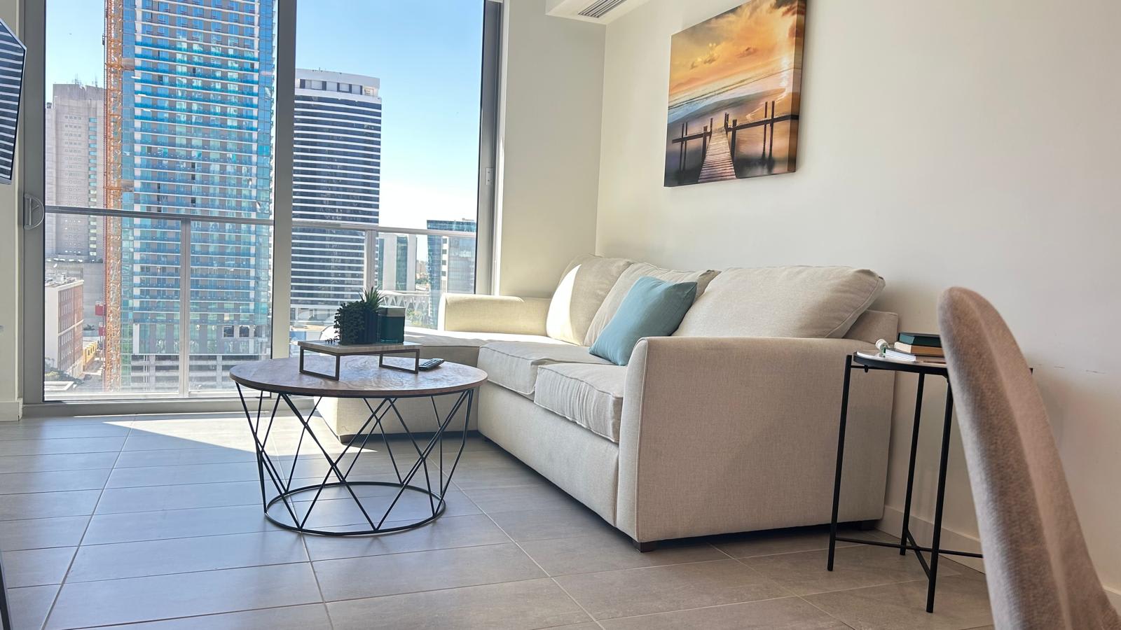 Contemporary Comfort | Rooftop Views & Full Kitchen - Foto 8