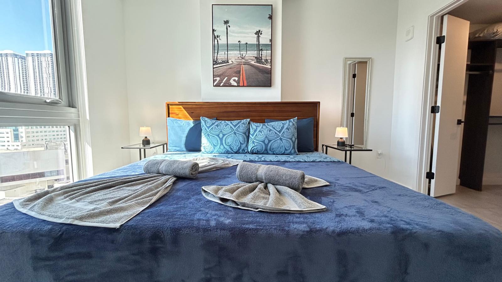 Contemporary Comfort | Rooftop Views & Full Kitchen - Foto 18