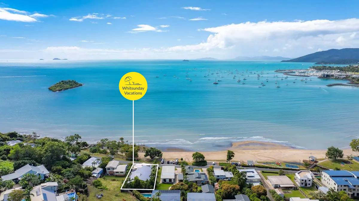 Whitsunday Escape - Beachfront with Swimming Pool — Cannonvale, Queensland — vacation rental