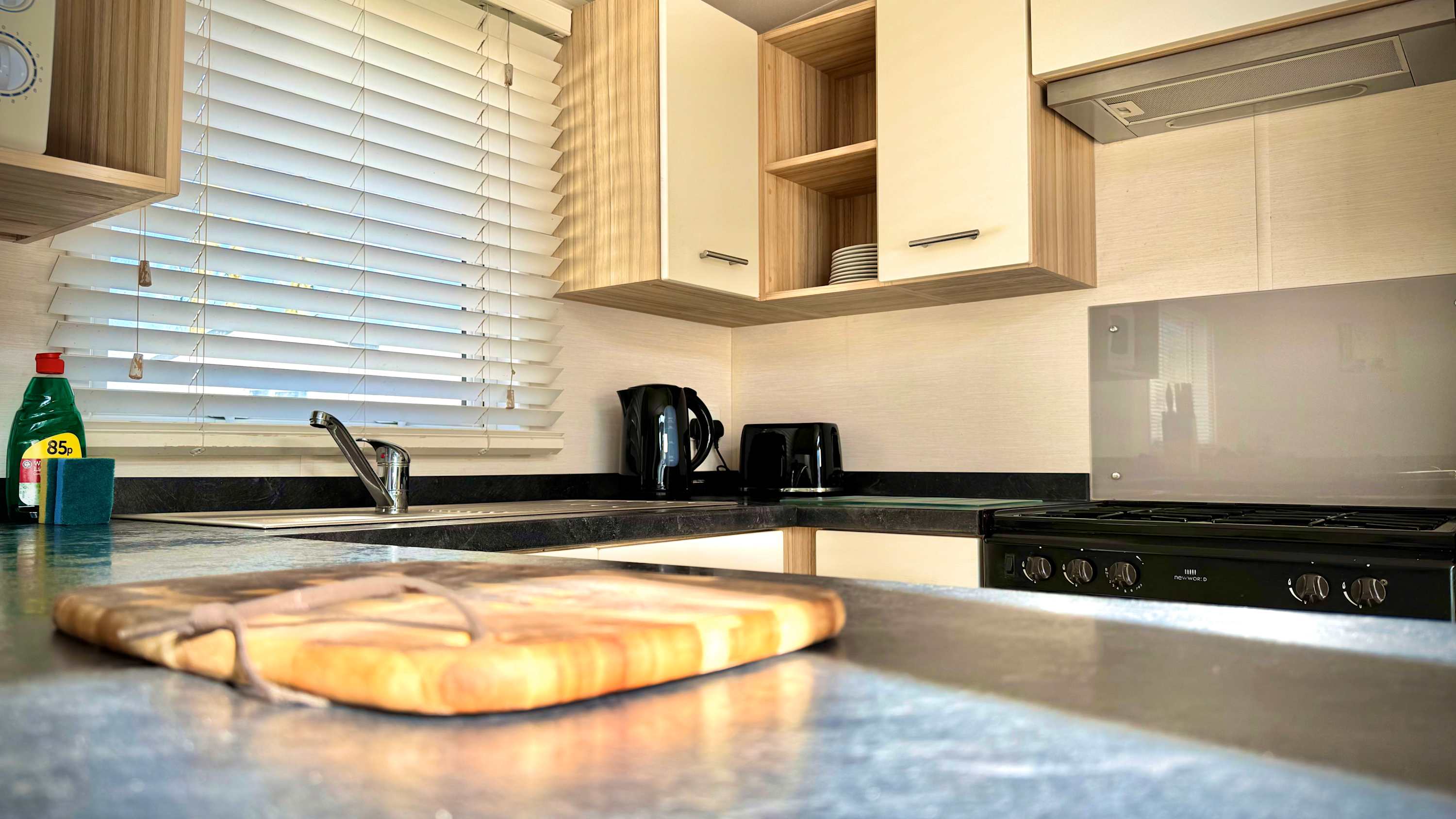 View Family-Friendly - Marton Mere - 3BR Lodge -Parking in Mythop Road FY4 4XN Family-Friendly - Marton Mere - 3BR Lodge -Parking in Mythop Road FY4 4XN - Property image 21 - VivreStays