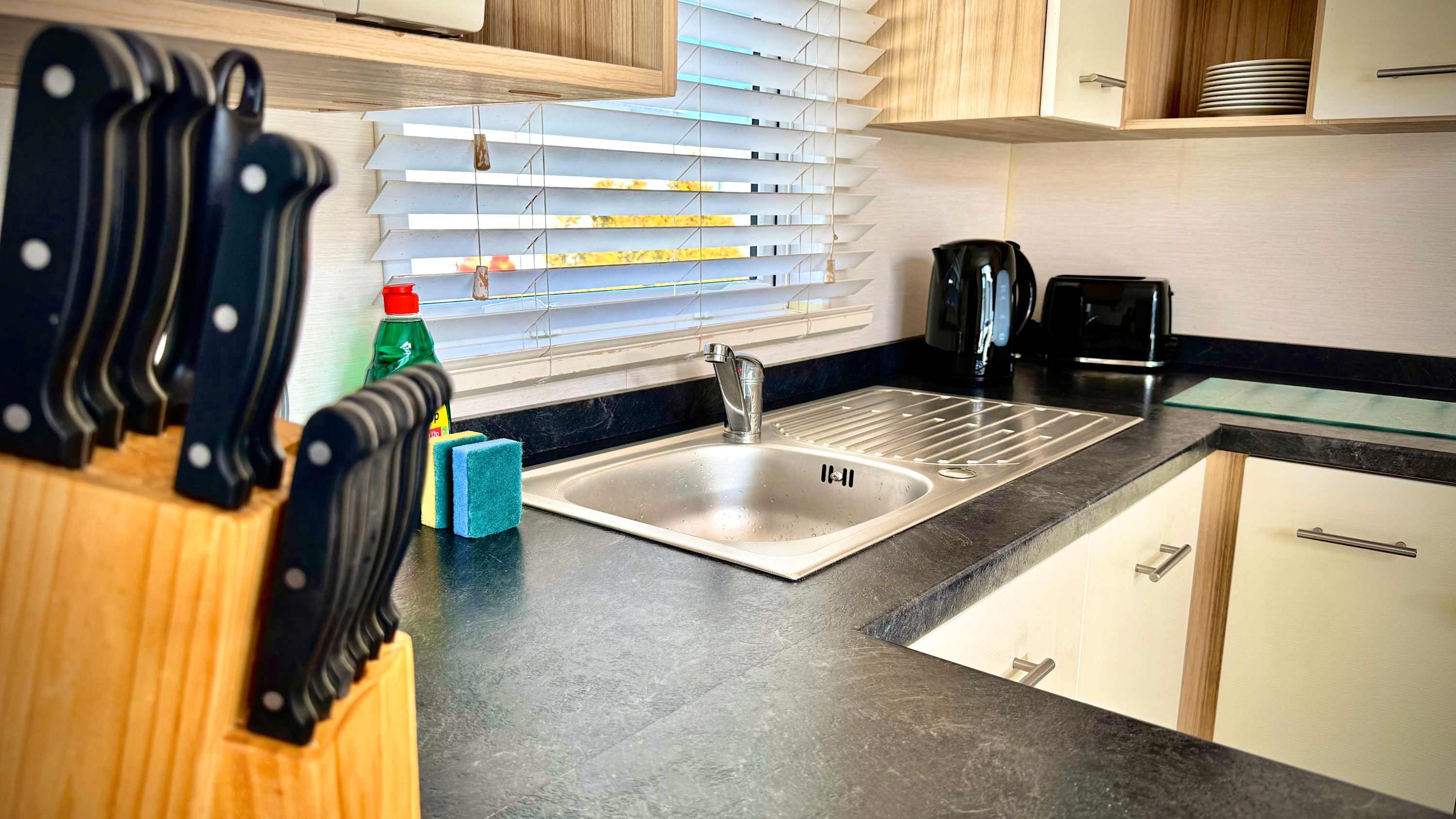 View Family-Friendly - Marton Mere - 3BR Lodge -Parking in Mythop Road FY4 4XN Family-Friendly - Marton Mere - 3BR Lodge -Parking in Mythop Road FY4 4XN - Property image 23 - VivreStays