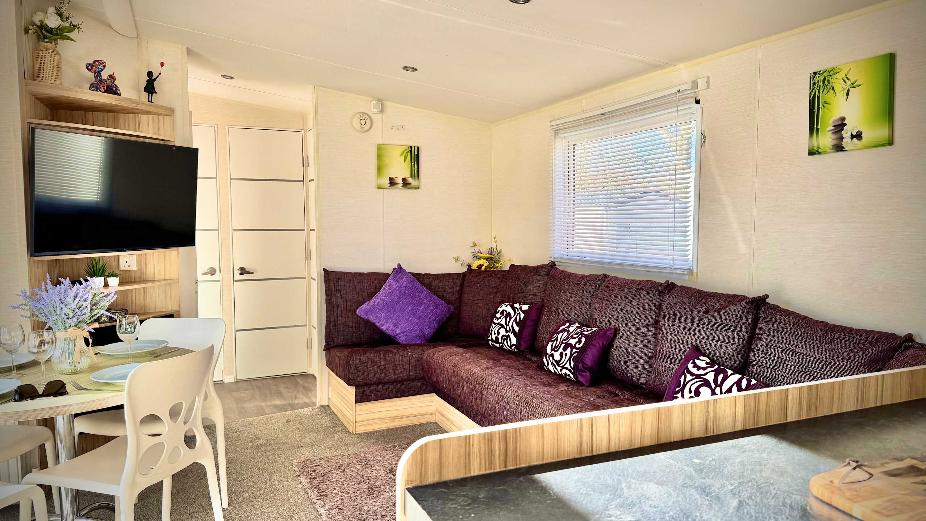 View Family-Friendly - Marton Mere - 3BR Lodge -Parking in Mythop Road FY4 4XN Family-Friendly - Marton Mere - 3BR Lodge -Parking in Mythop Road FY4 4XN - Property image 24 - VivreStays