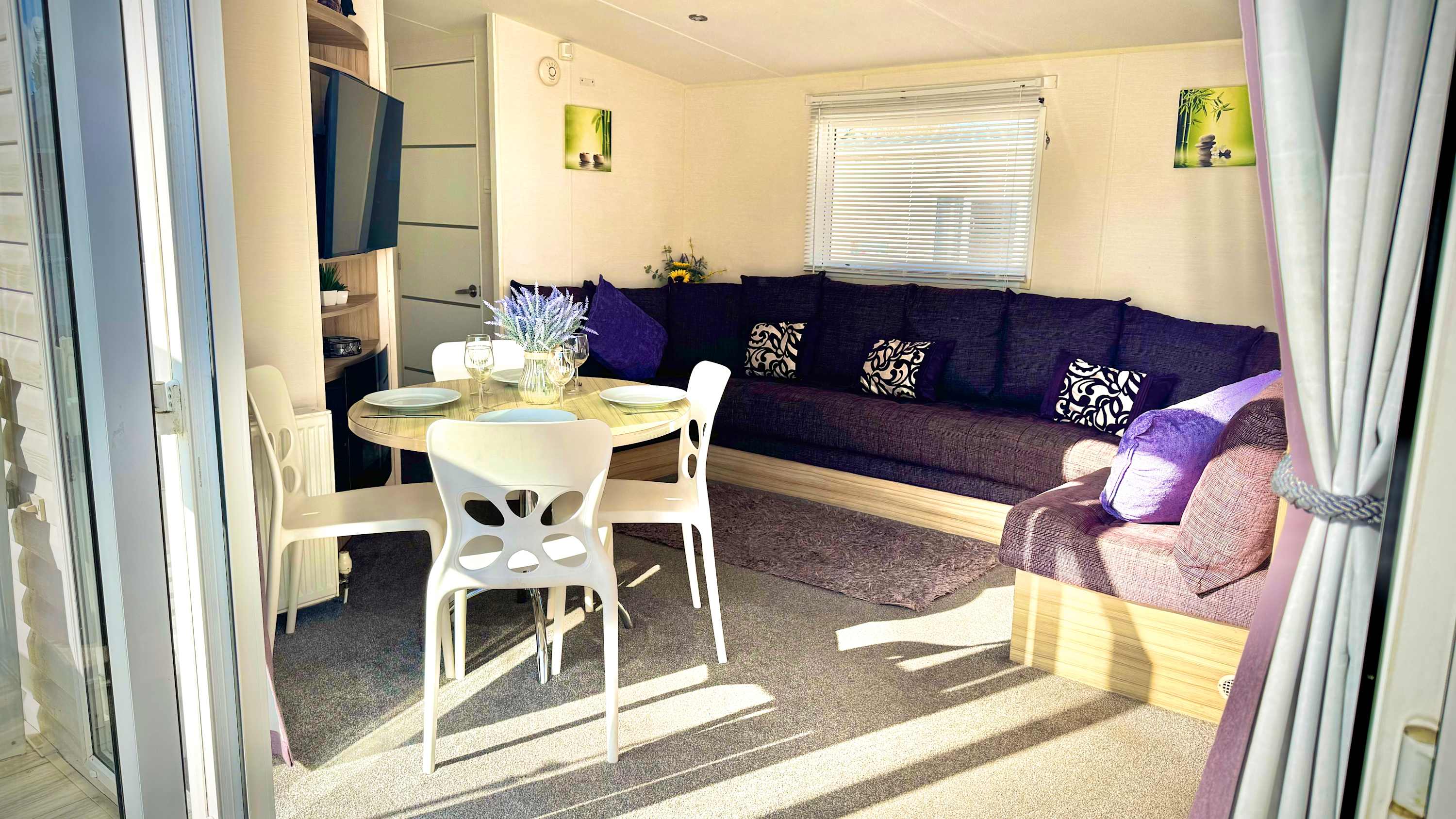 View Family-Friendly - Marton Mere - 3BR Lodge -Parking in Mythop Road FY4 4XN Family-Friendly - Marton Mere - 3BR Lodge -Parking in Mythop Road FY4 4XN - Property image 28 - VivreStays