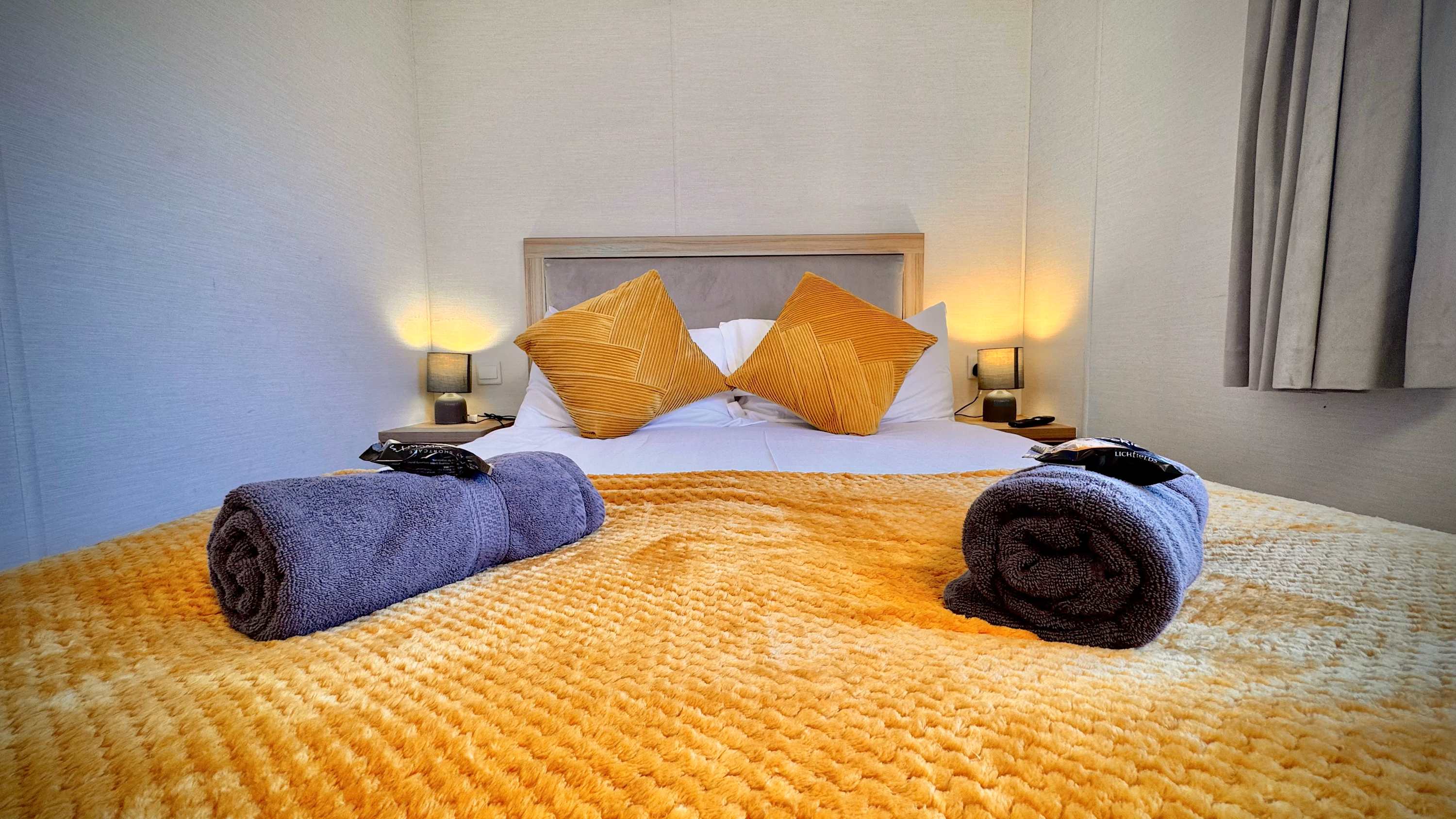 View Family-Friendly - Marton Mere - 3BR Lodge -Parking in Mythop Road FY4 4XN Family-Friendly - Marton Mere - 3BR Lodge -Parking in Mythop Road FY4 4XN - Property image 13 - VivreStays
