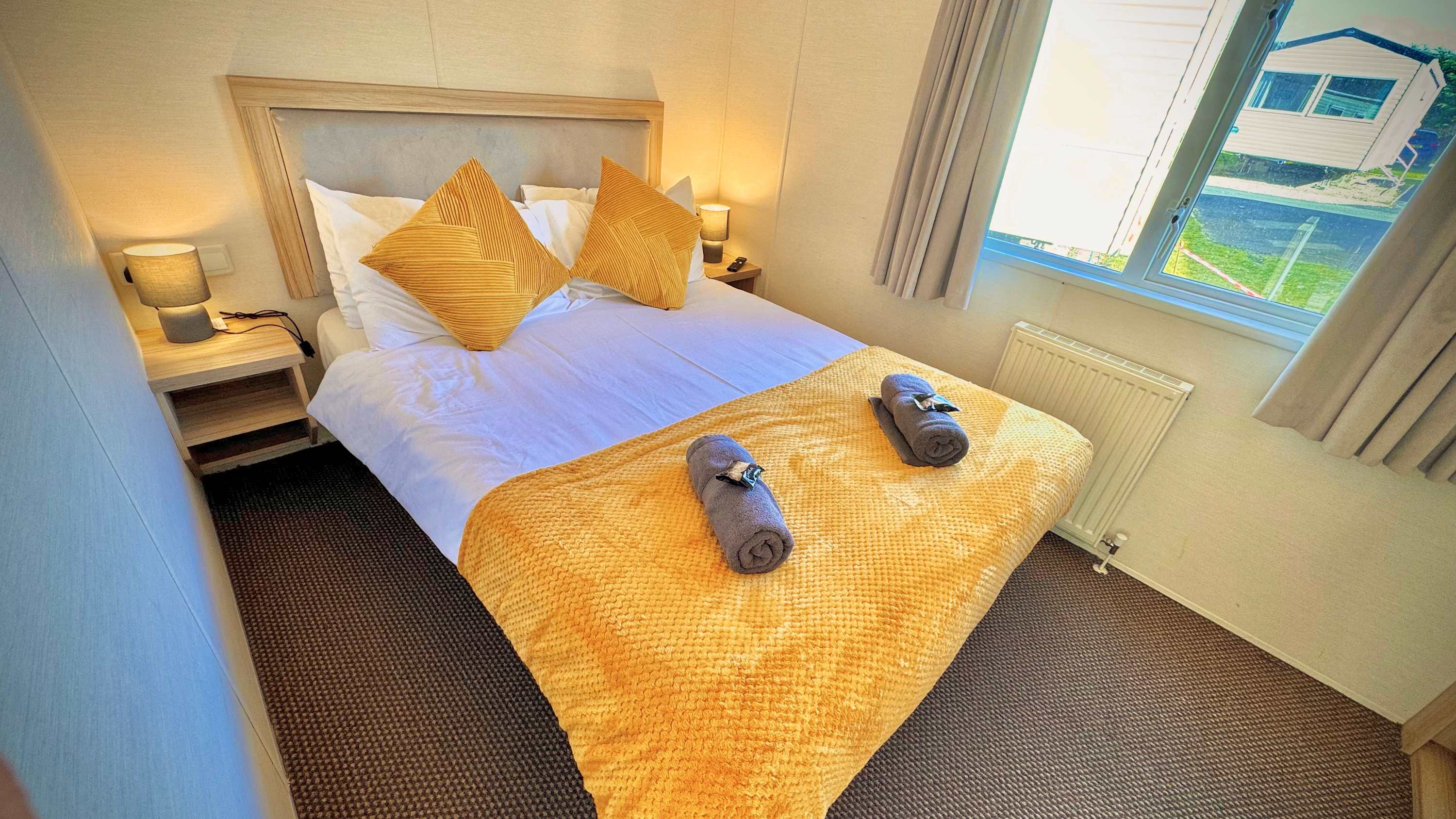 View Family-Friendly - Marton Mere - 3BR Lodge -Parking in Mythop Road FY4 4XN Family-Friendly - Marton Mere - 3BR Lodge -Parking in Mythop Road FY4 4XN - Property image 11 - VivreStays