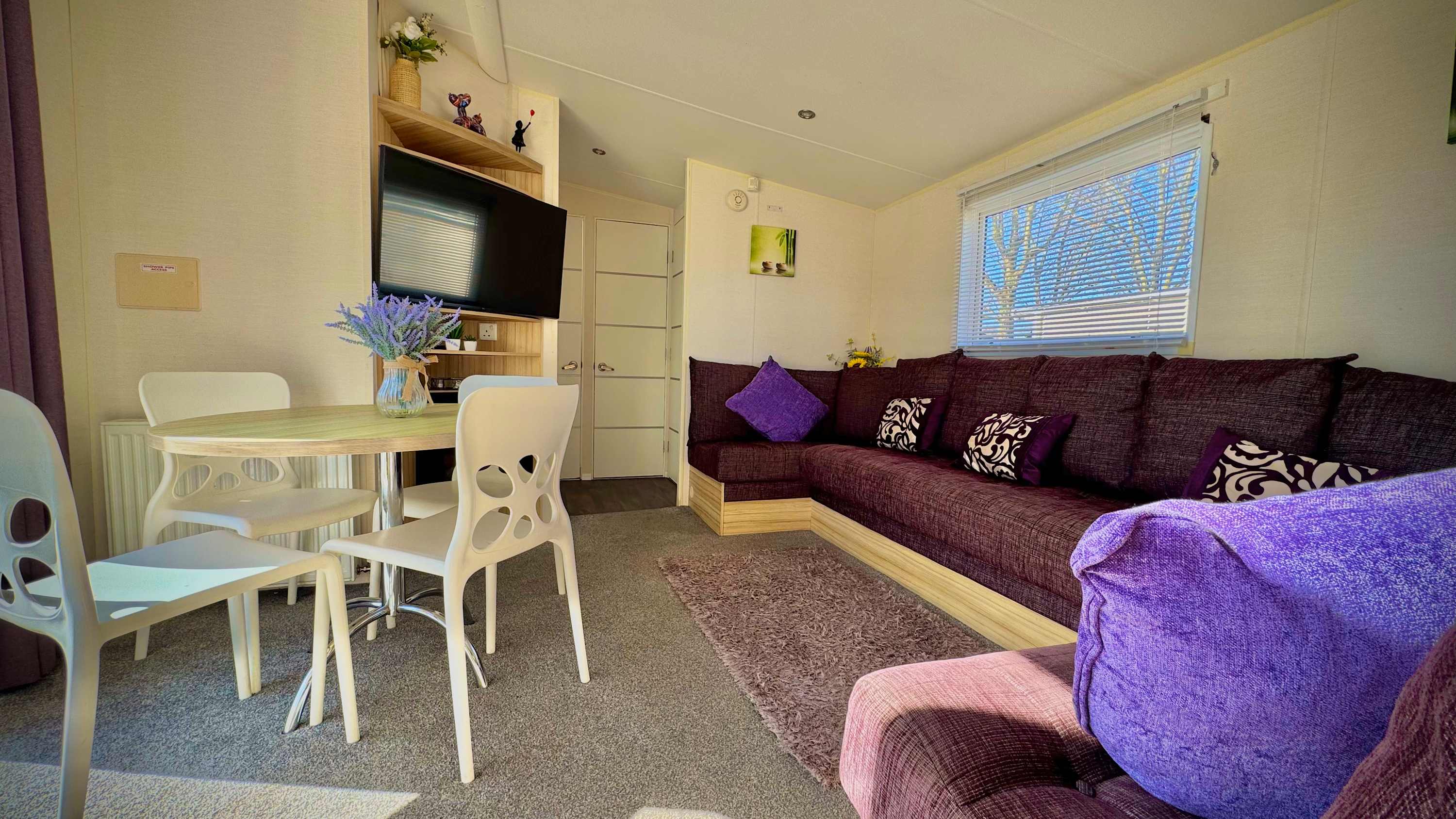 View Family-Friendly - Marton Mere - 3BR Lodge -Parking in Mythop Road FY4 4XN Family-Friendly - Marton Mere - 3BR Lodge -Parking in Mythop Road FY4 4XN - Property image 38 - VivreStays