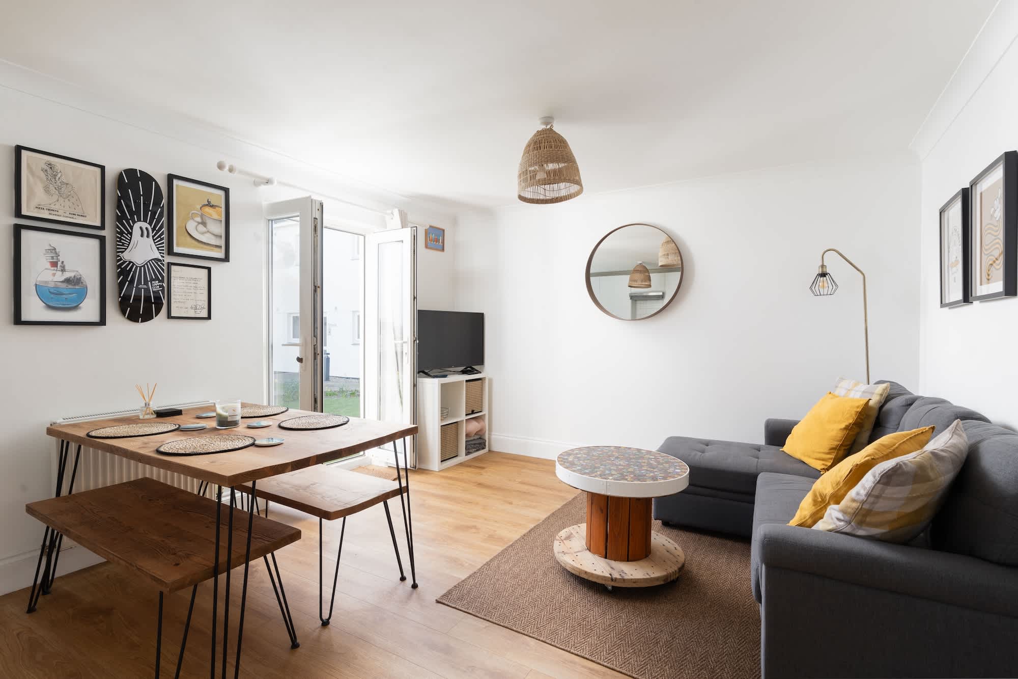 Stylish Apartment, Garden with Beautiful Sea Views — Cornwall, England — vacation rental