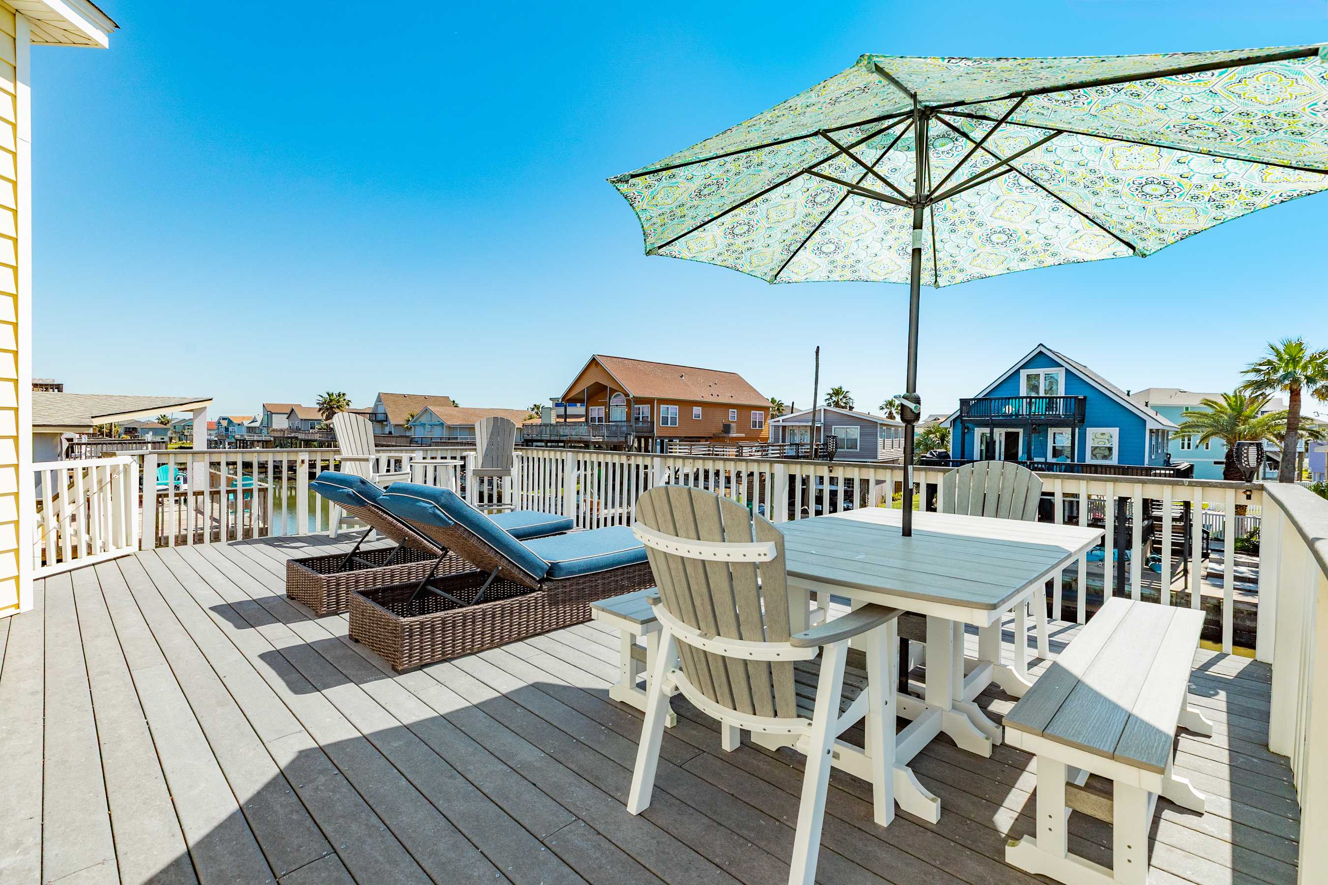 Canal Zone Waterfront w Tiki Bar Fire Pit 5