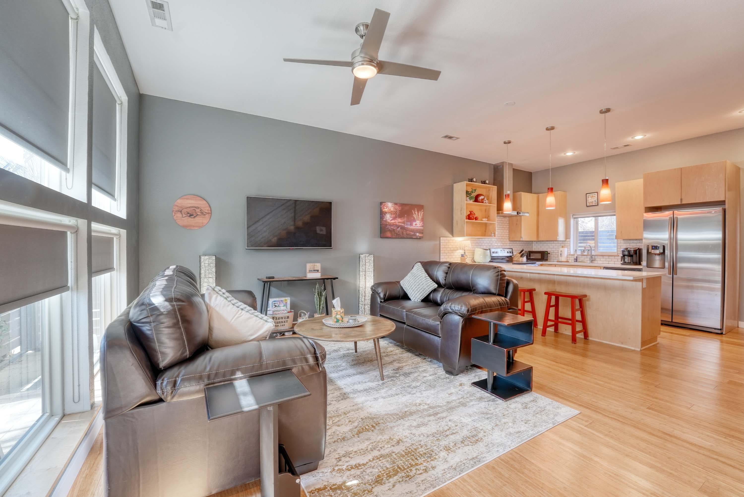 Charming Townhouse With Private Patio - Stylish Urban Escape - Fayetteville, AR