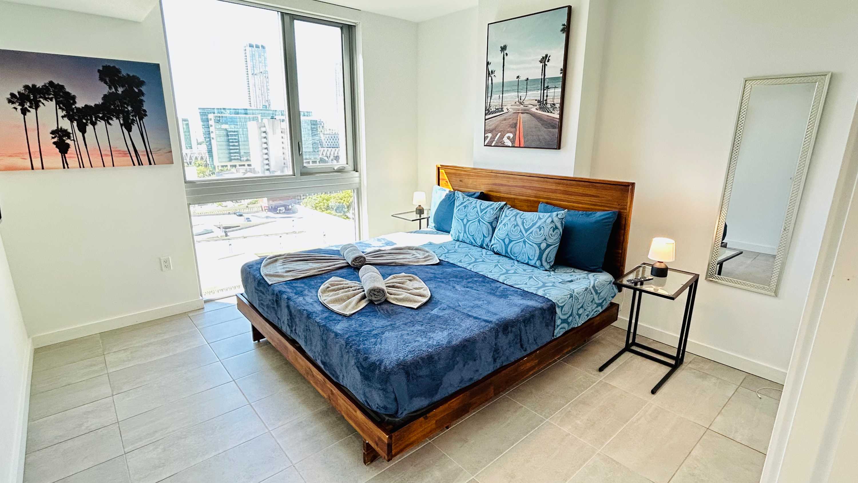 Contemporary Comfort | Rooftop Views & Full Kitchen - Foto 17