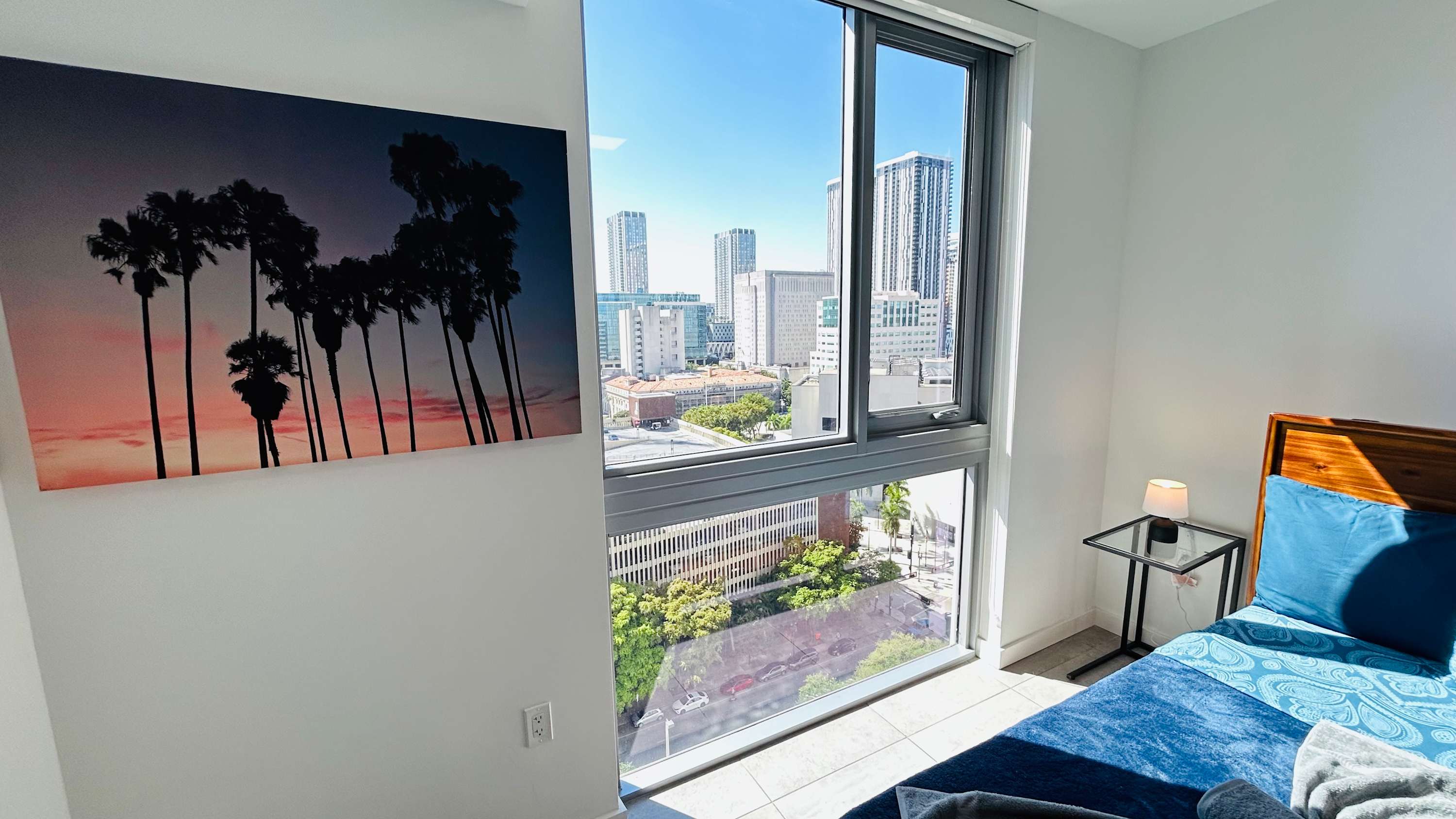 Contemporary Comfort | Rooftop Views & Full Kitchen - Foto 20