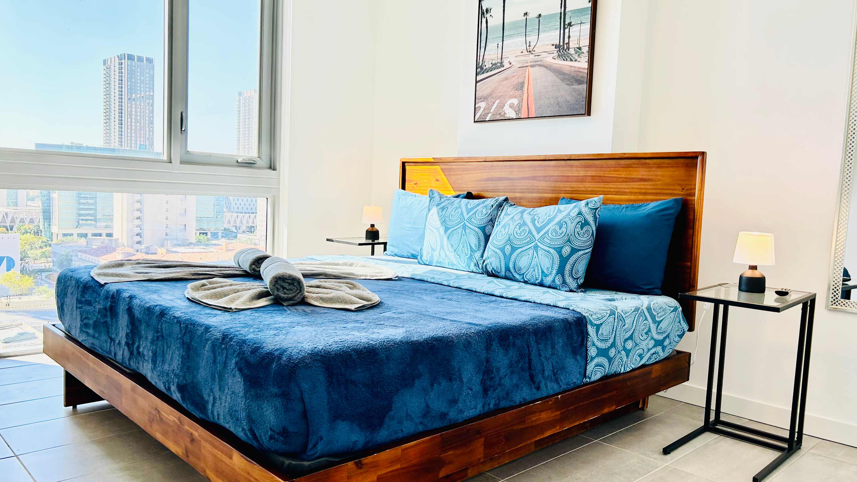 Contemporary Comfort | Rooftop Views & Full Kitchen - Foto 3