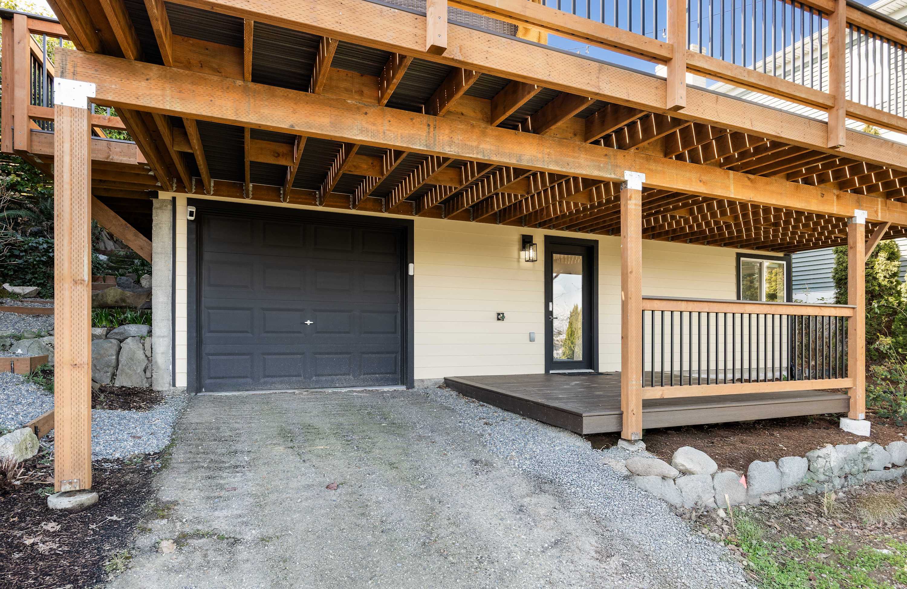 Remodeled 1BR Private Basement, 9 Min to Beach