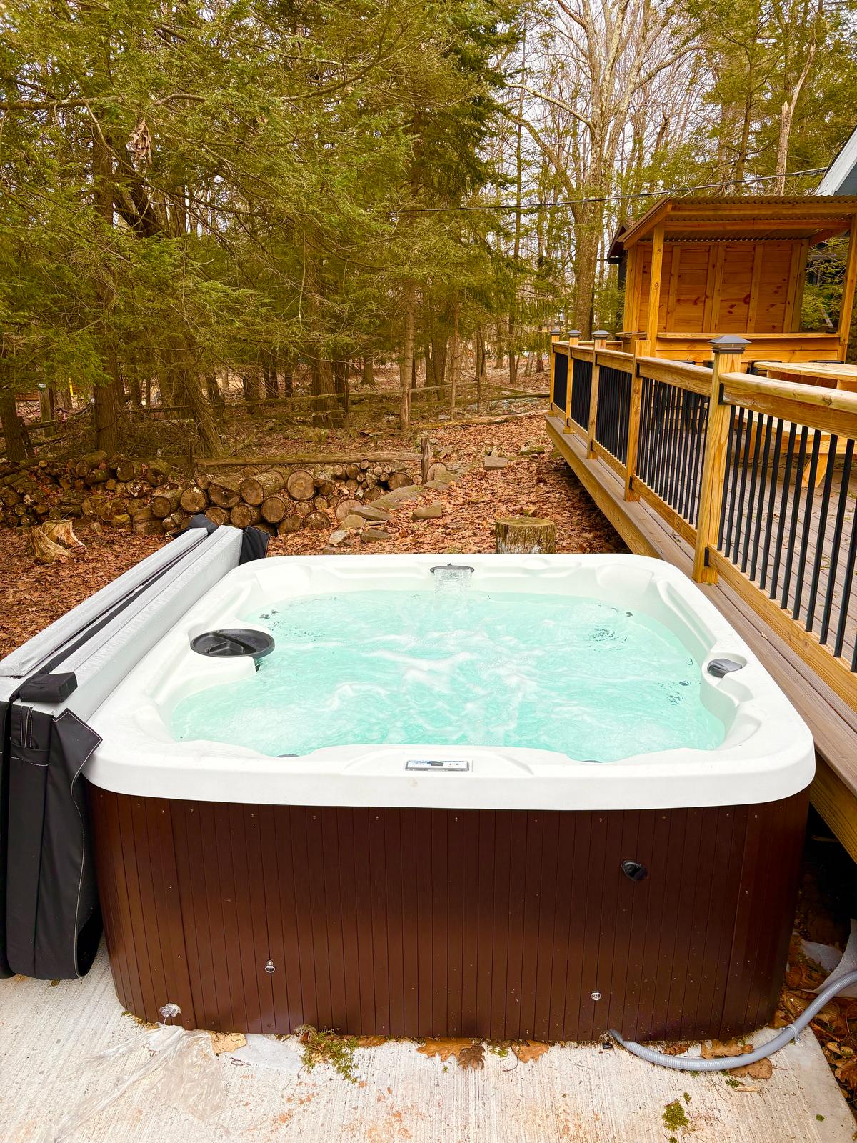 Tranquil Hot Tub Escape in the Woods
Set against a beautiful natural backdrop, this bubbling hot tub offers a serene retreat perfect for unwinding after a long day of adventure.