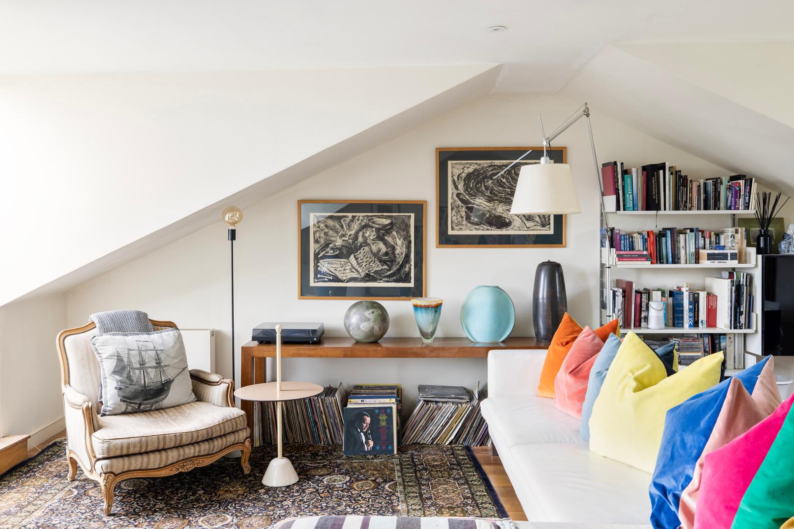 Unique 2bed Apartment, Portobello Rd in Portobello Road 164 W11 2EB - Property image 3 - VivreStays