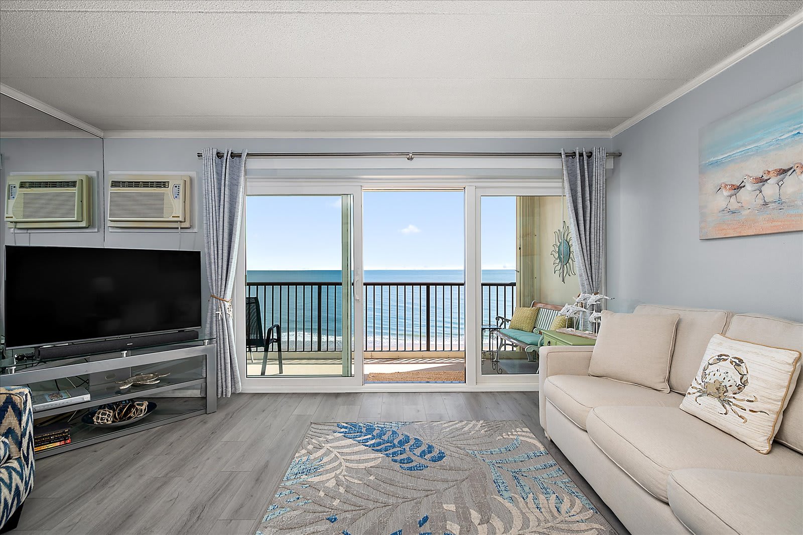 Larger One Bedroom Oceanfront Condo with a Pool | Photo 2