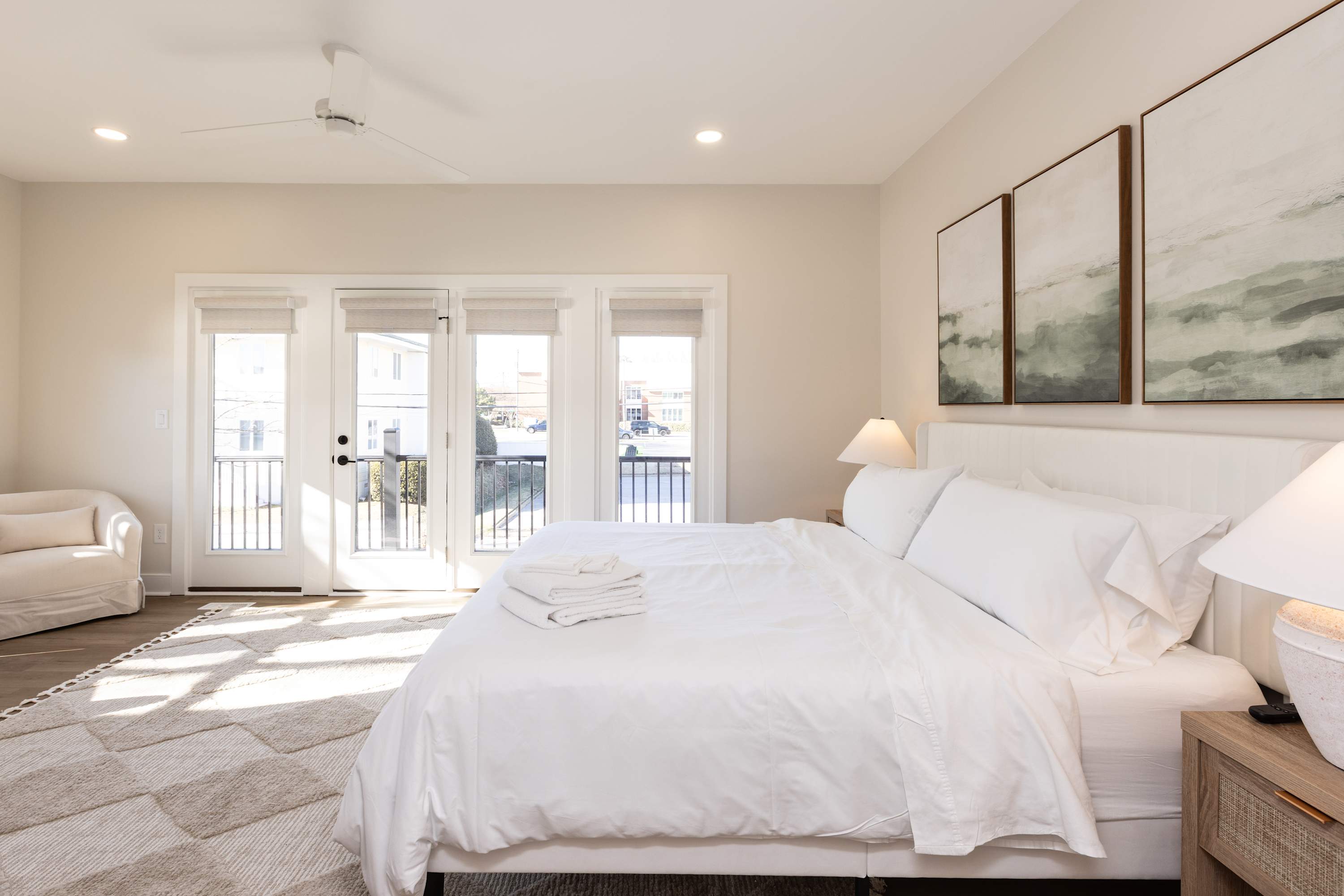 New Build-Rooftop-Steps from the Beach! Unit River