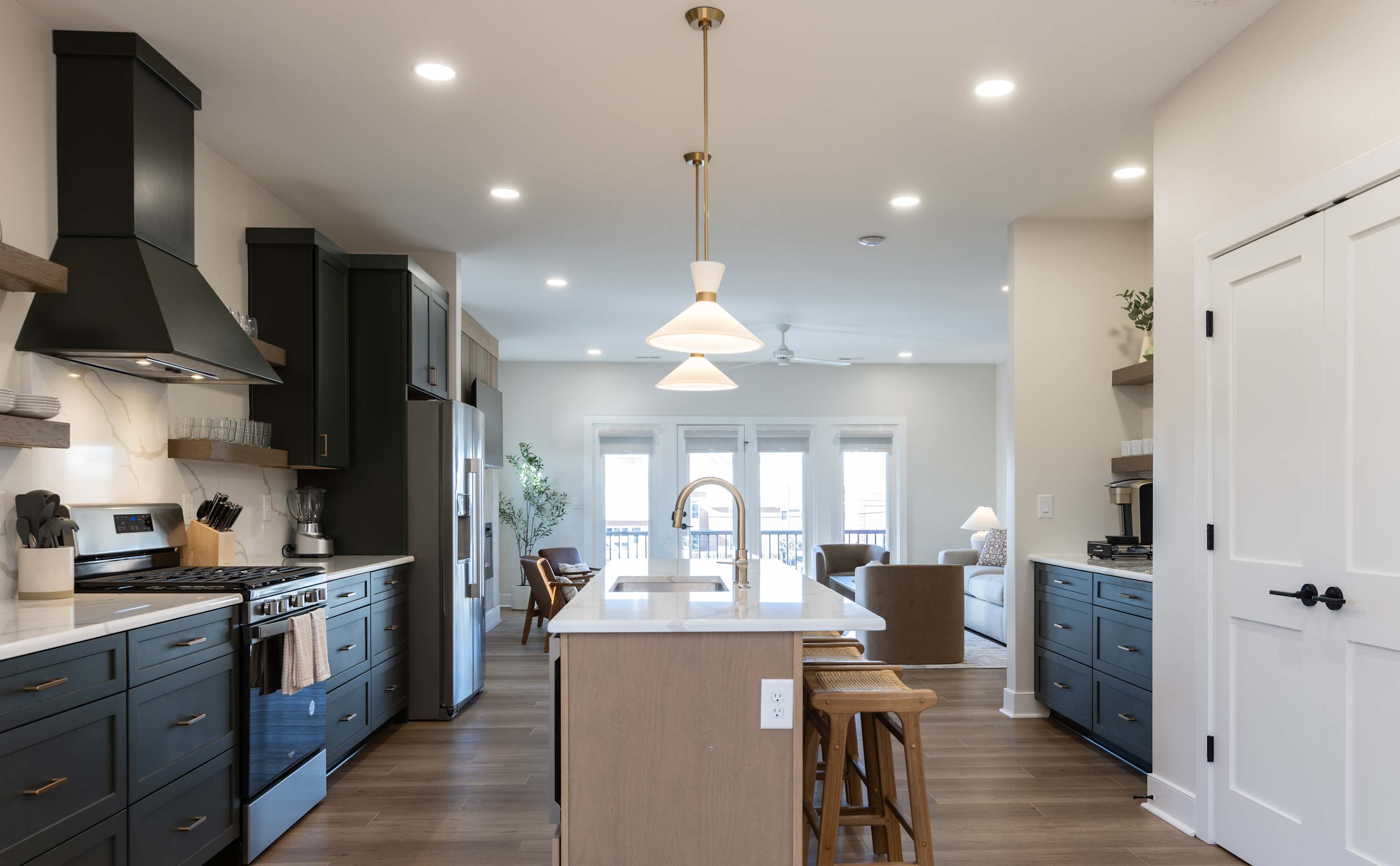 New Build-Rooftop-Steps from the Beach! Unit River
