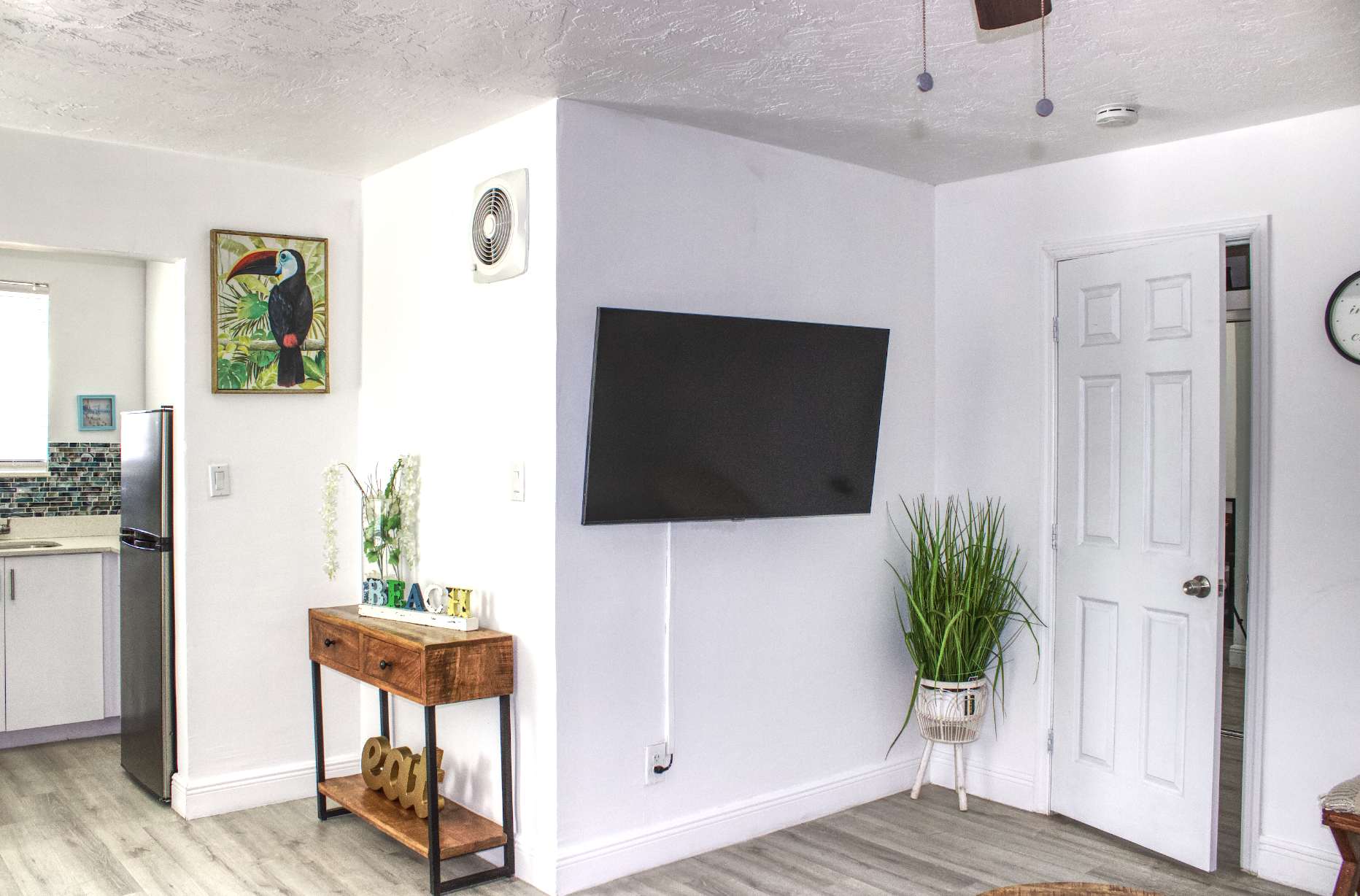 Sunny Beach Vibes 1BR + Essentials