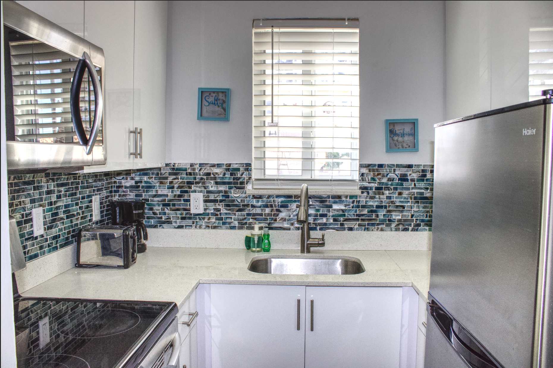 Sunny Beach Vibes 1BR + Essentials