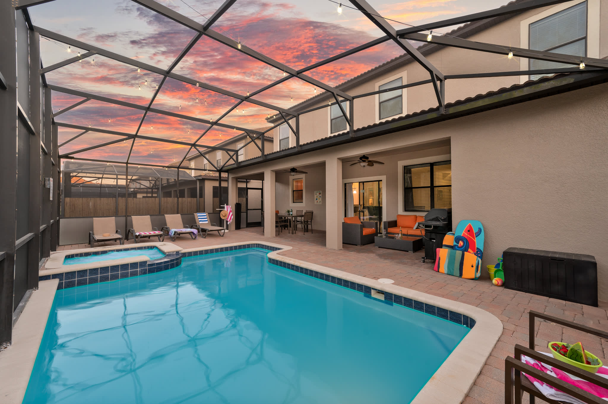 Heated Pool, Free Waterpark and Lazy River!