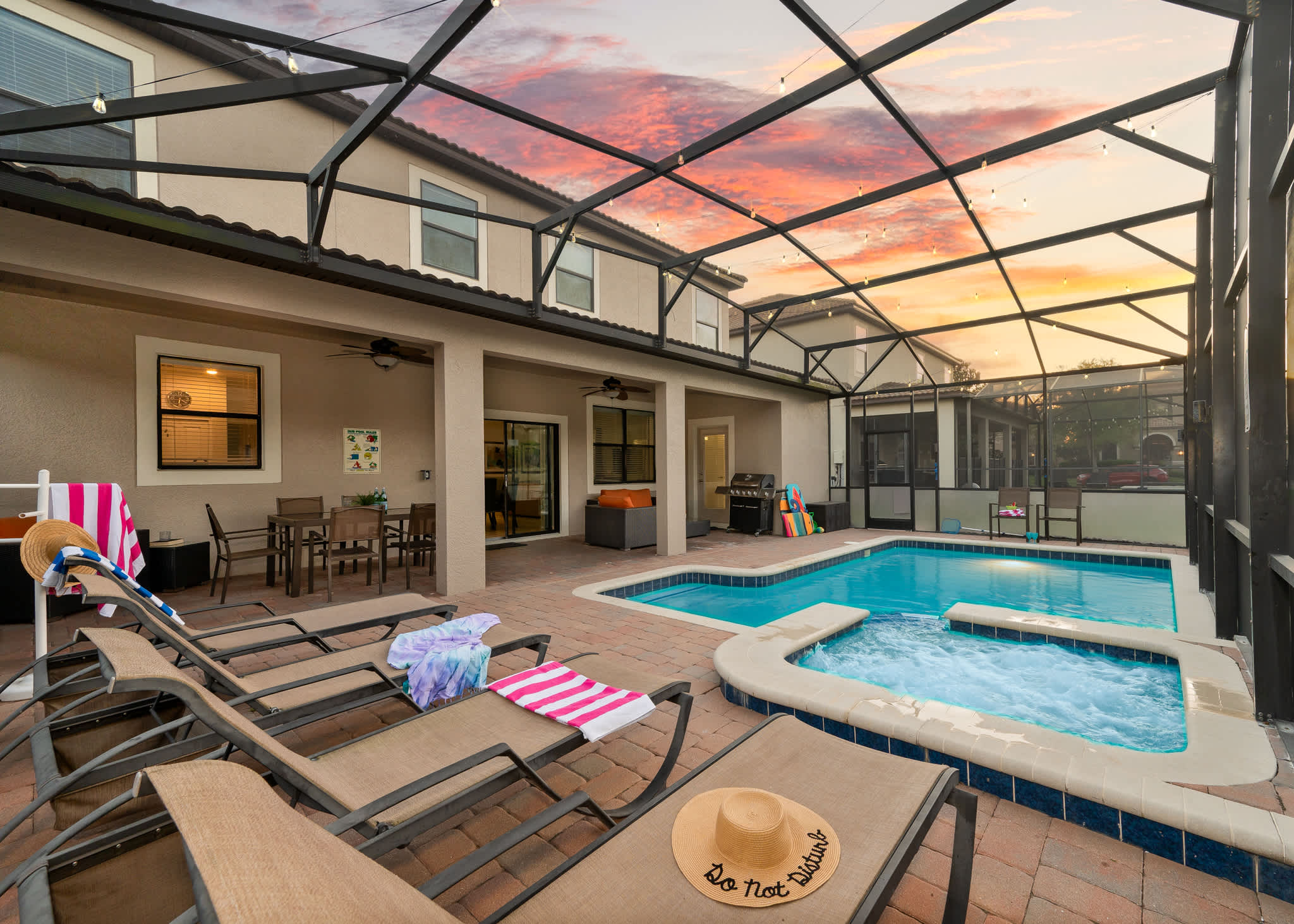 Bright villa w/ pool & game room