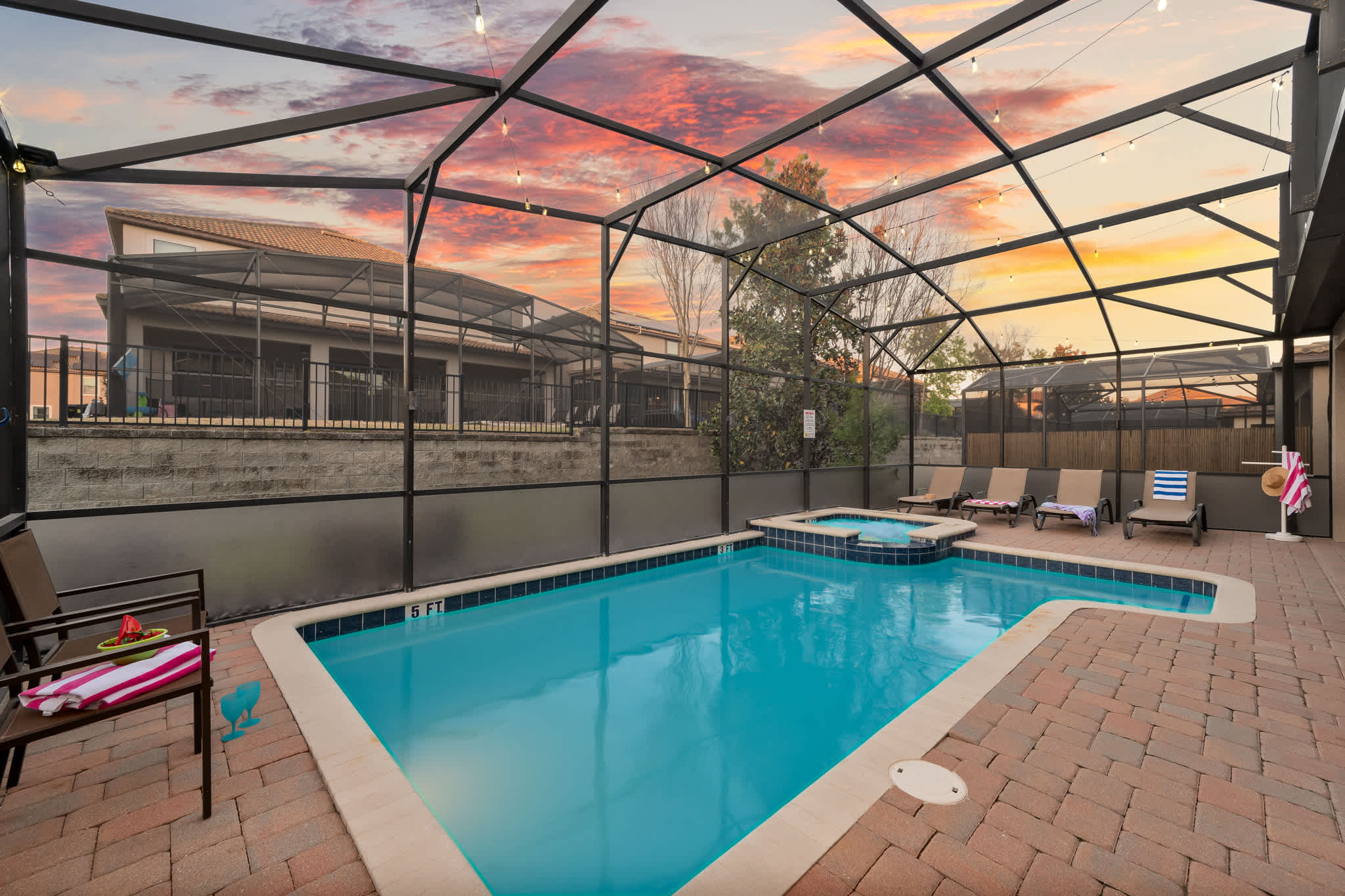 Heated Pool, Free Waterpark and Lazy River!