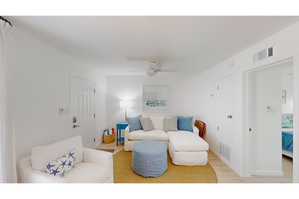 Island Villa Waterway District 2 miles from beach — Gulf Shores, AL — vacation rental
