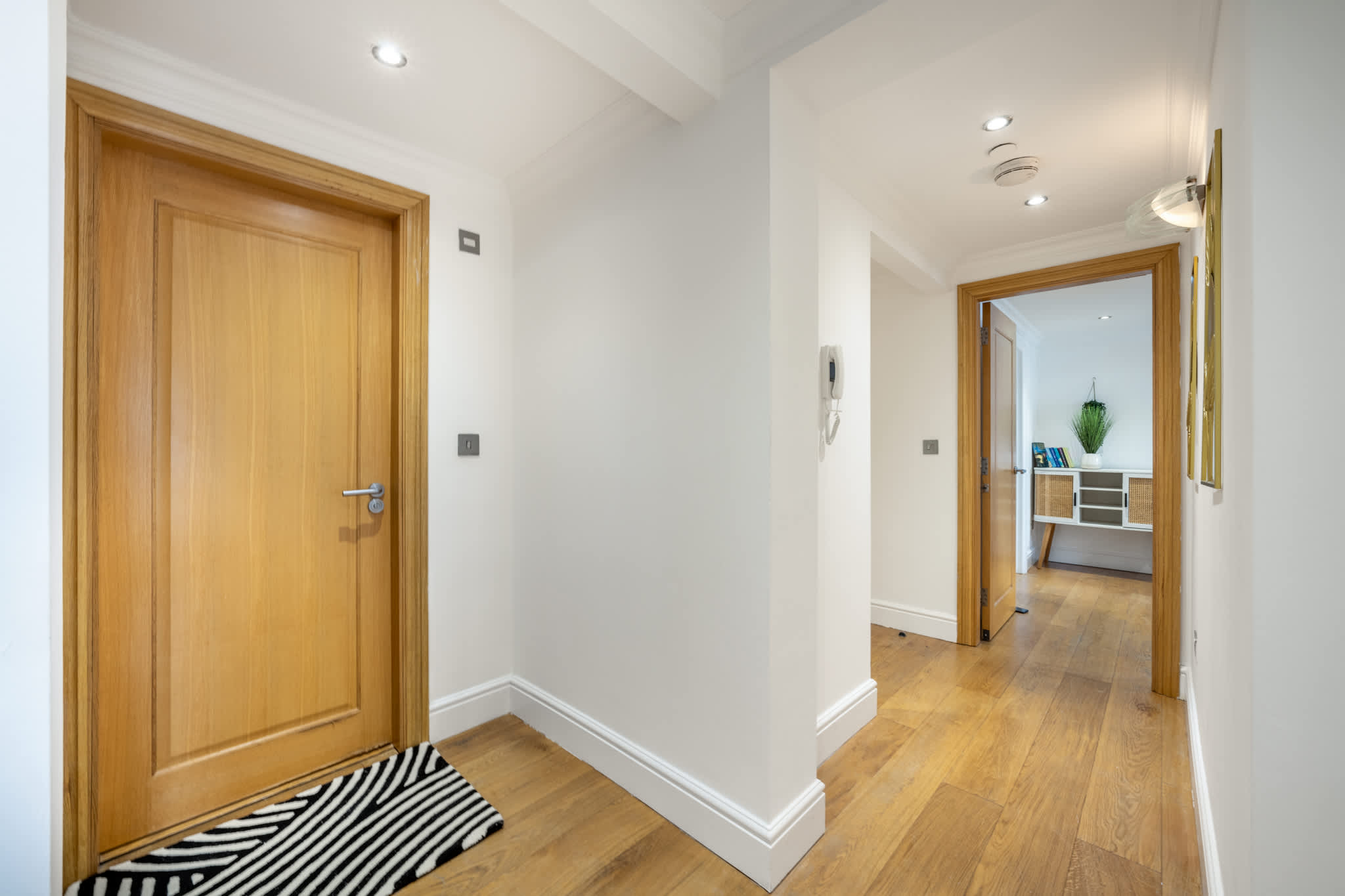 Three bedroom apartment next to the station in Chilworth Street W2 - Property image 16 - VivreStays