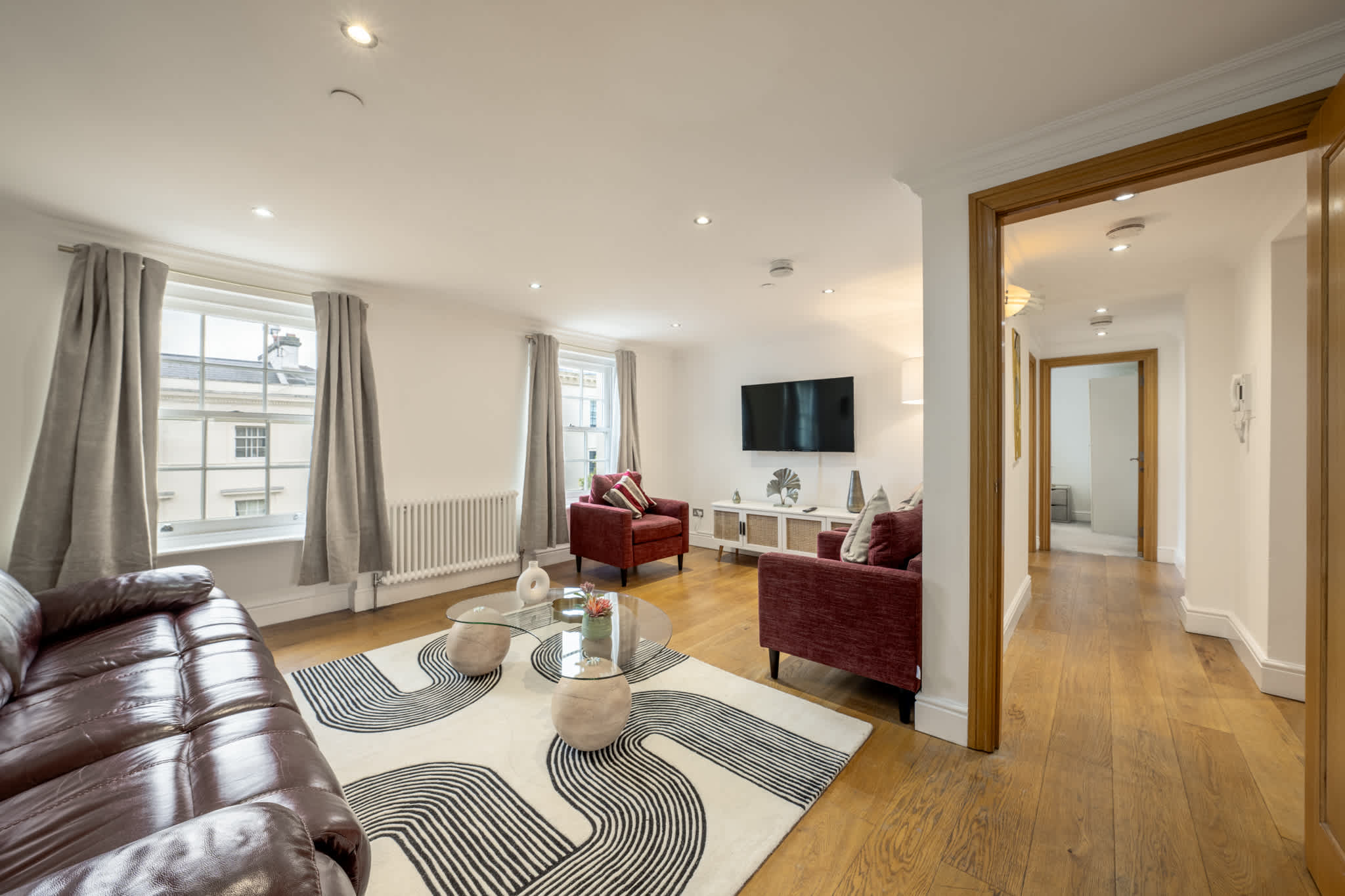 Three bedroom apartment next to the station in Chilworth Street W2 - Property image 9 - VivreStays
