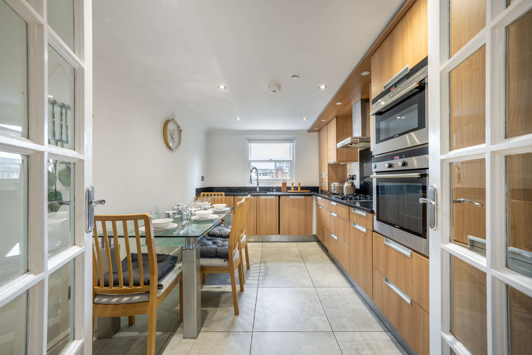 Three bedroom apartment next to the station in Chilworth Street W2 - Property image 10 - VivreStays