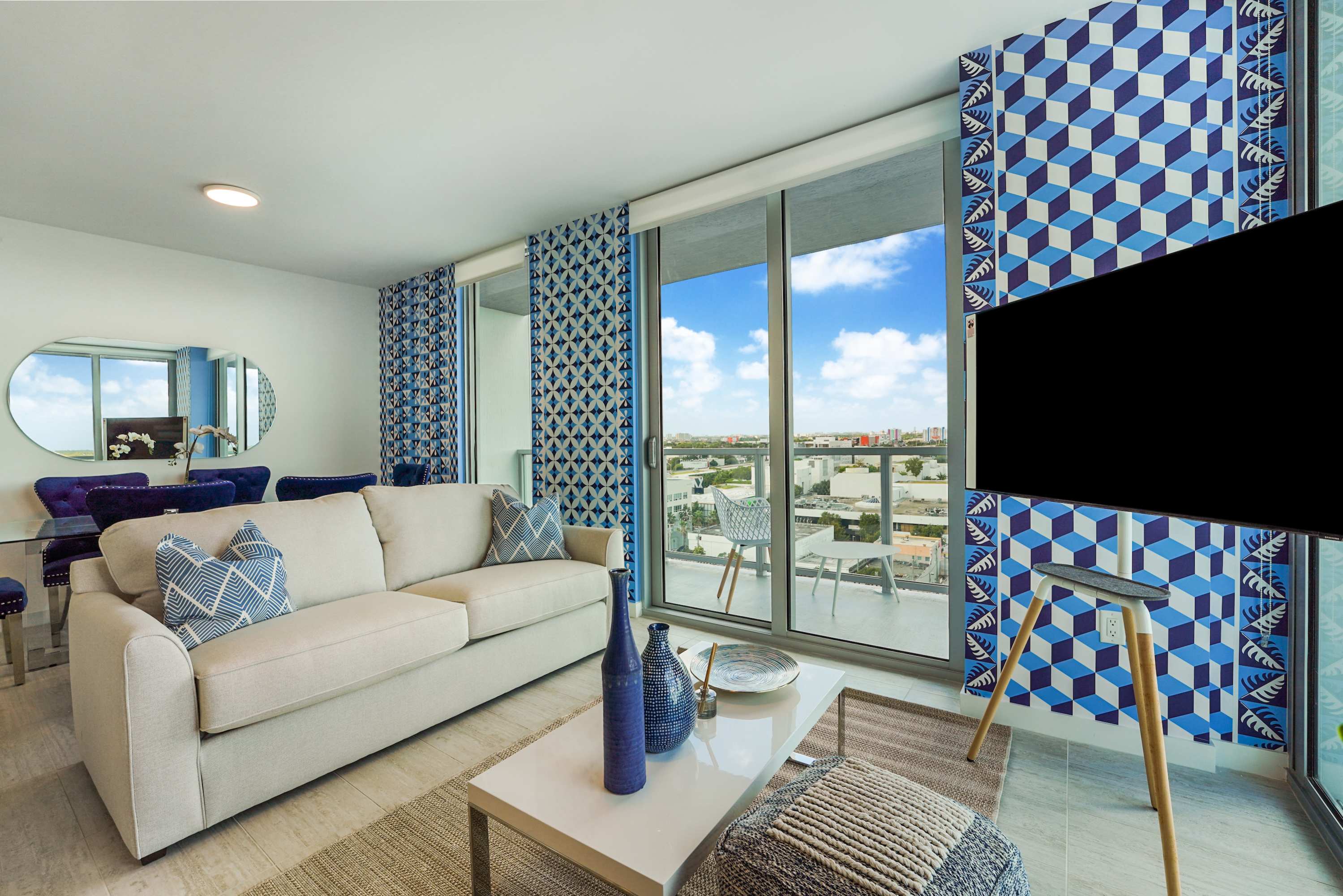 Cool Decor 2 Bdrms Condo Miami - Picture 1