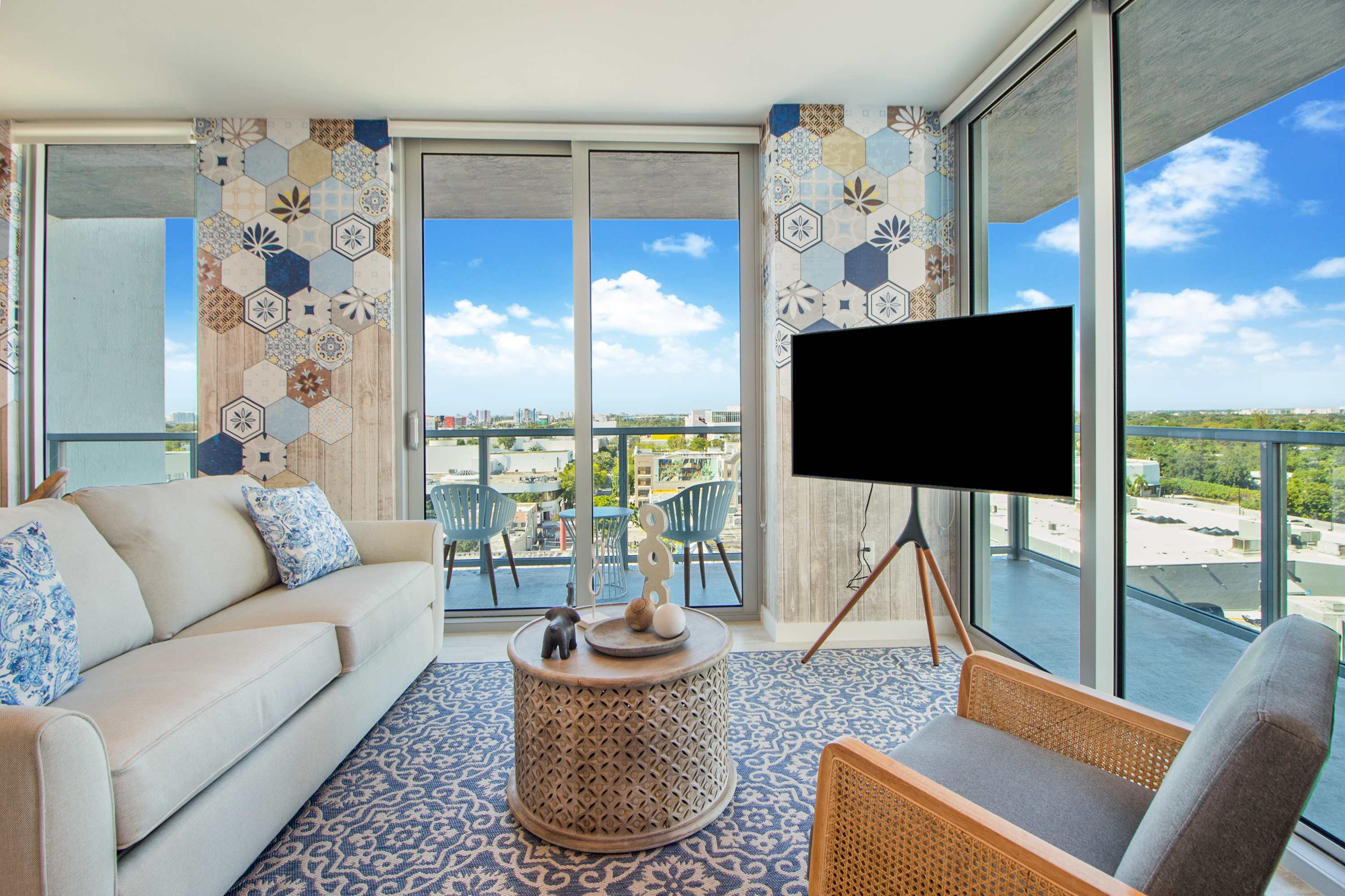 Cool Decor 2 Bdrms Condo Miami - Picture 1
