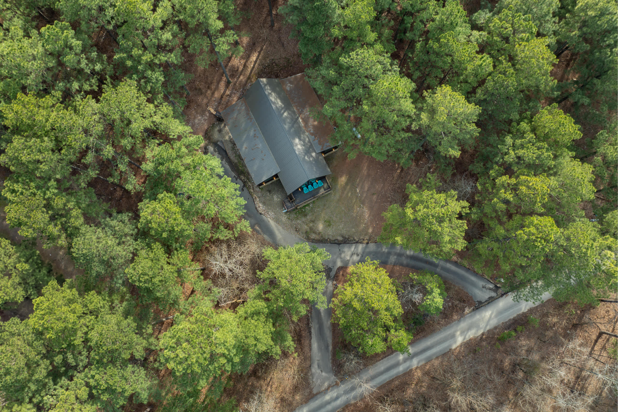 NEW! Prime Cabin Chateau, Hot Tub-Firepit-Sleeps 6