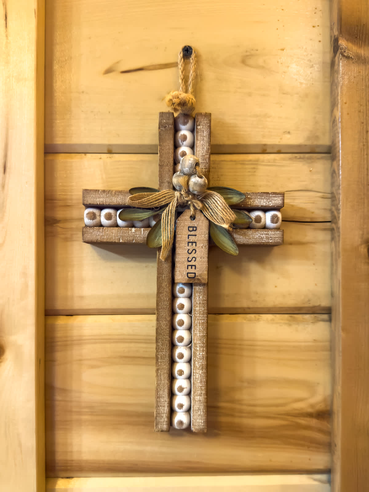 NEW! Prime Cabin Chateau, Hot Tub-Firepit-Sleeps 6