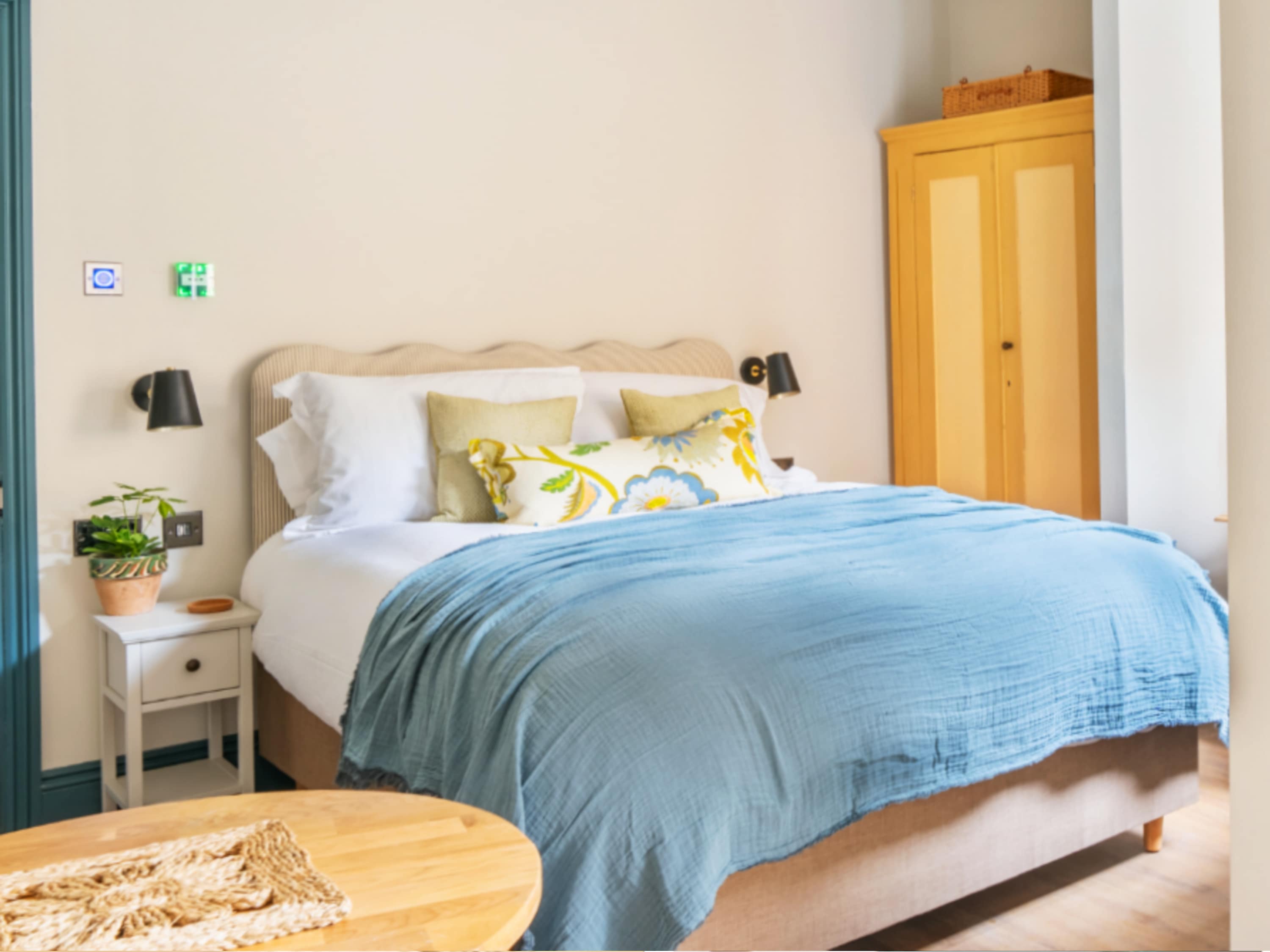 The Willows – Quaint Courtyard Studio – Pet Friendly (4)