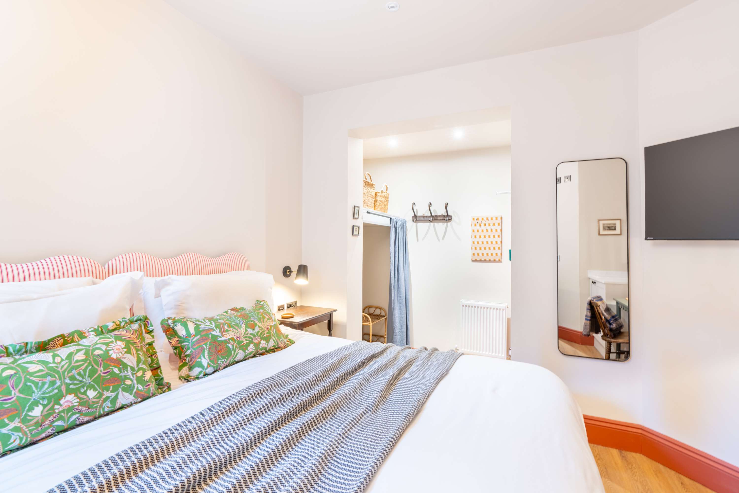 Private Courtyard Ensuite | Pet-Friendly | Hotel