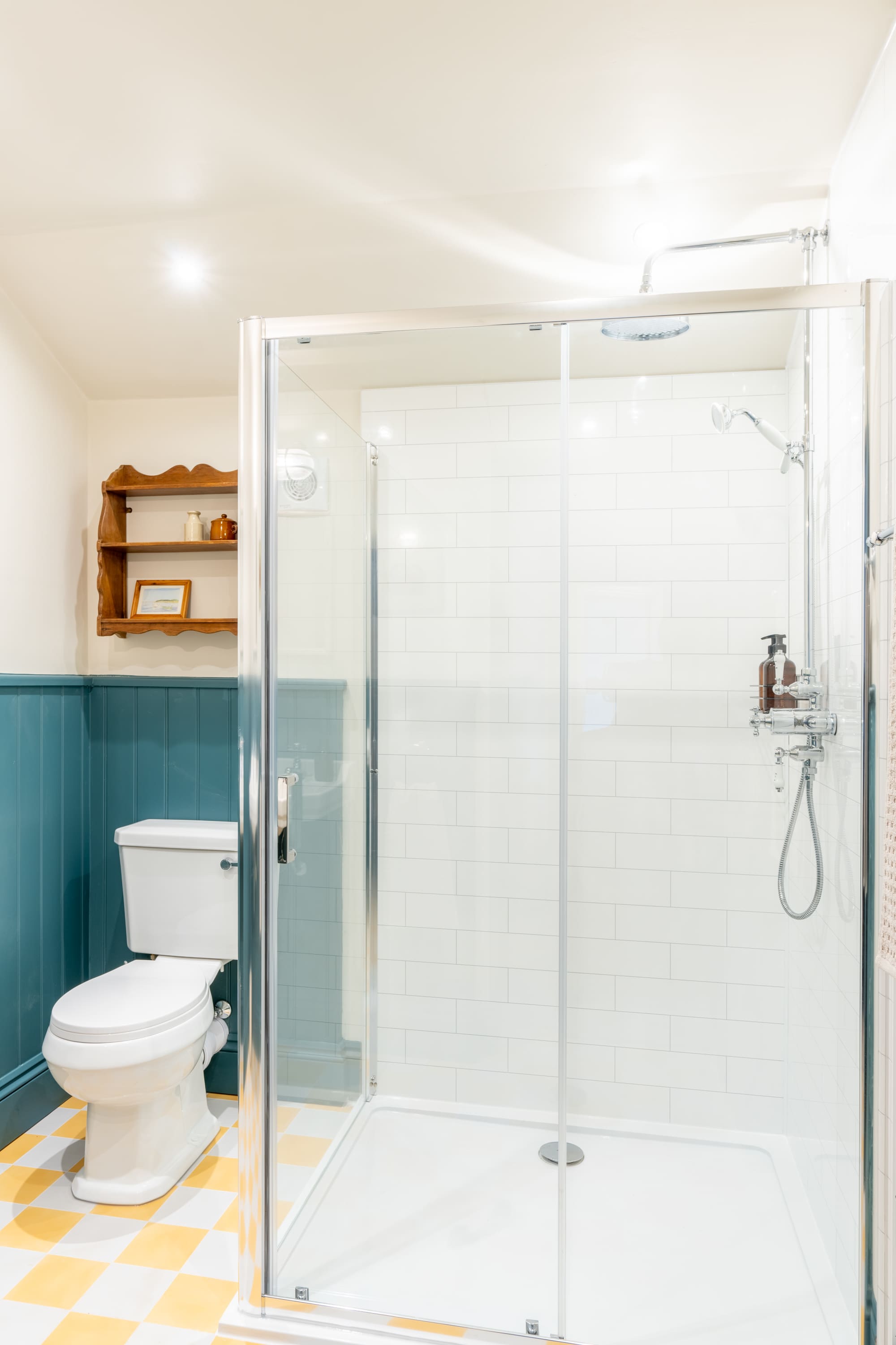 The Willows – Cosy King Room with Spacious Ensuite (8)