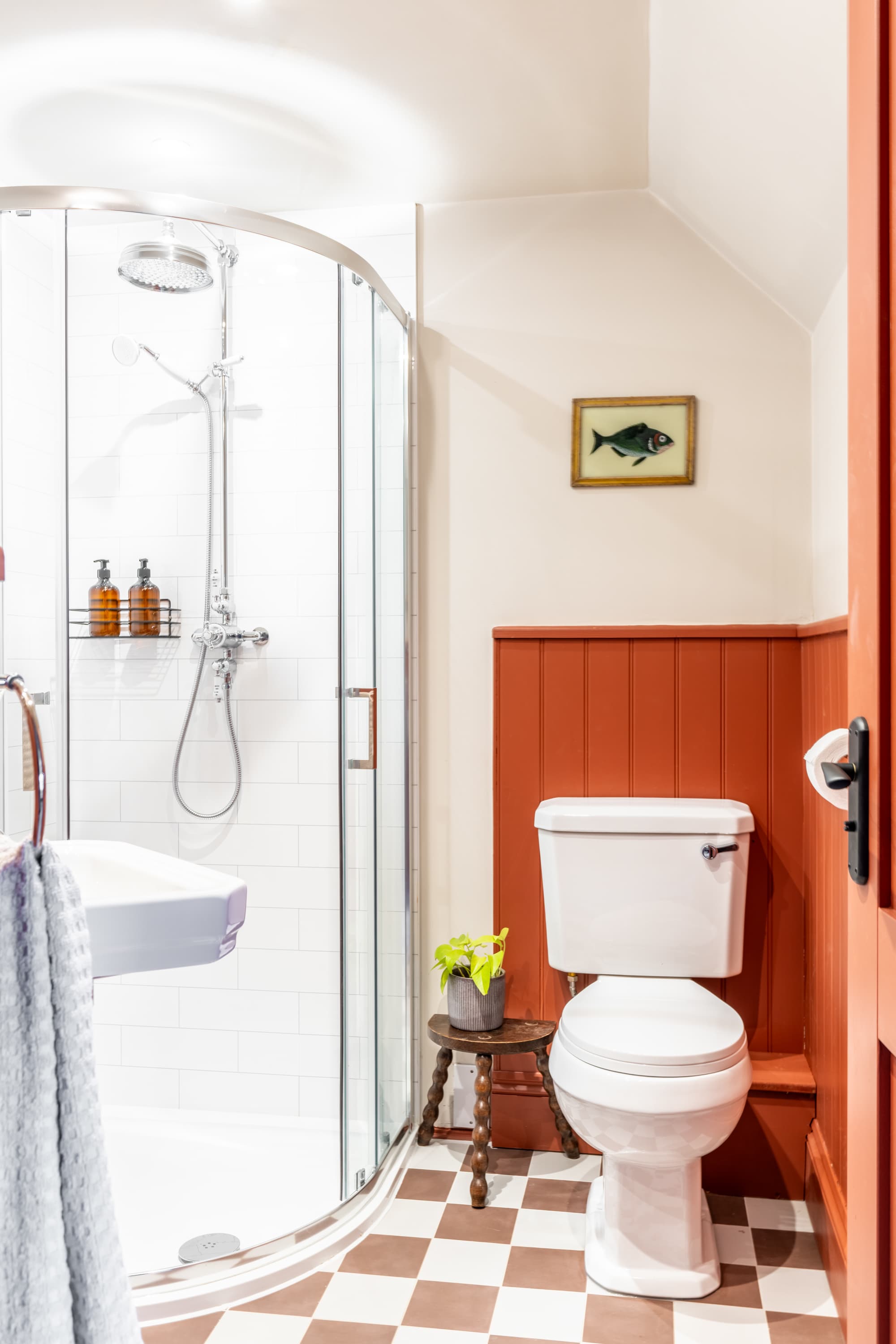 The Willows – Snug Abbey View Cabin Room (10)