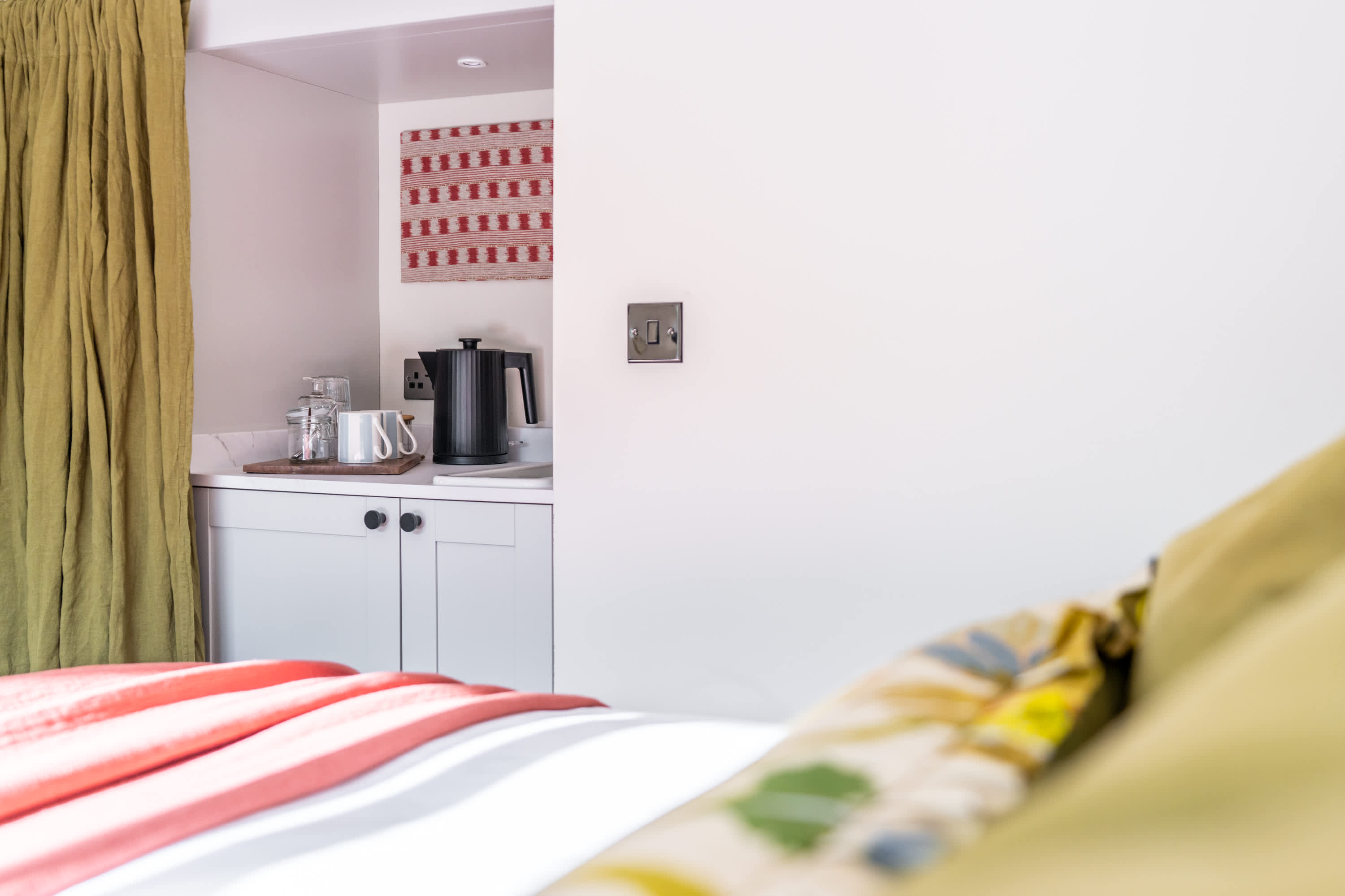 The Willows – Snug Loft King En-Suite (12)