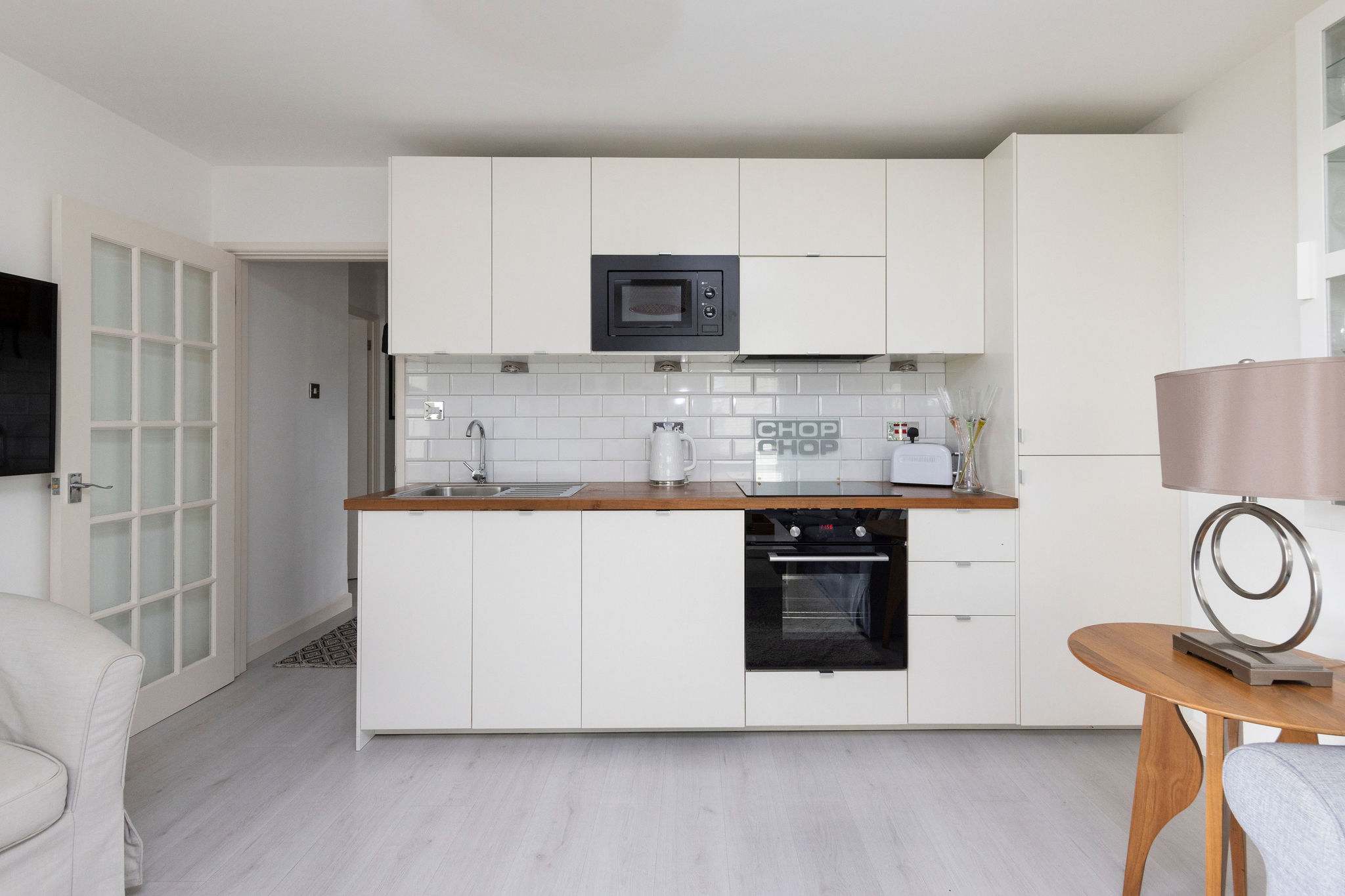 Stylish Ground Floor Apartment with Sea Views