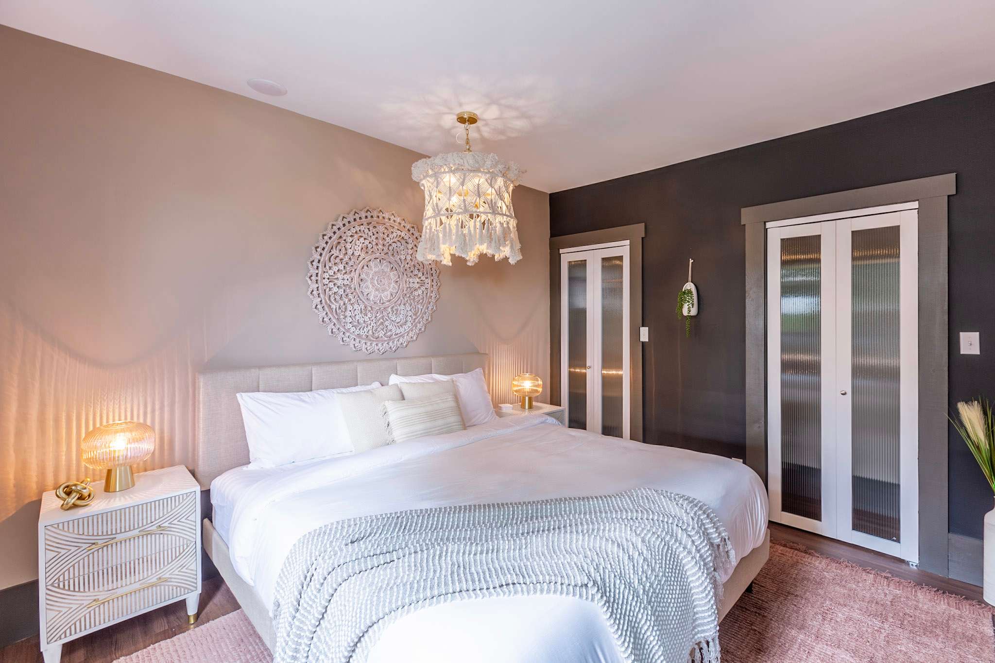 Best Location 3BD House Near Downtown Pittsburg 5