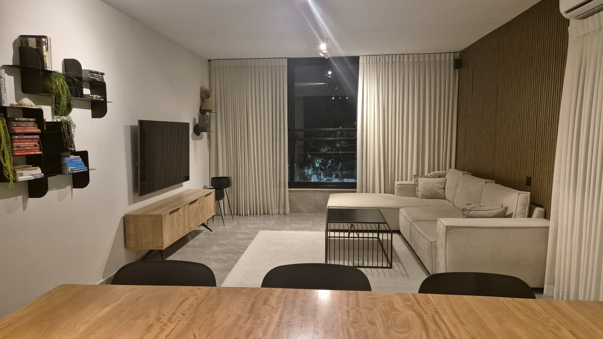 O&O Group- Cozy 2-Bedroom by the Sea