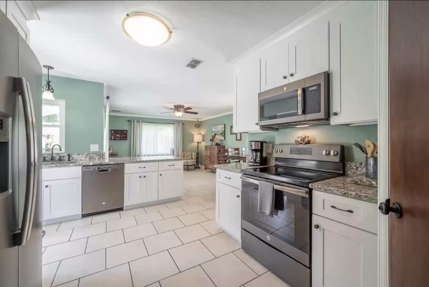 "Vitamin Sea" Grill|Fenced In|Beaches|Trail Access — Seminole, FL — vacation rental