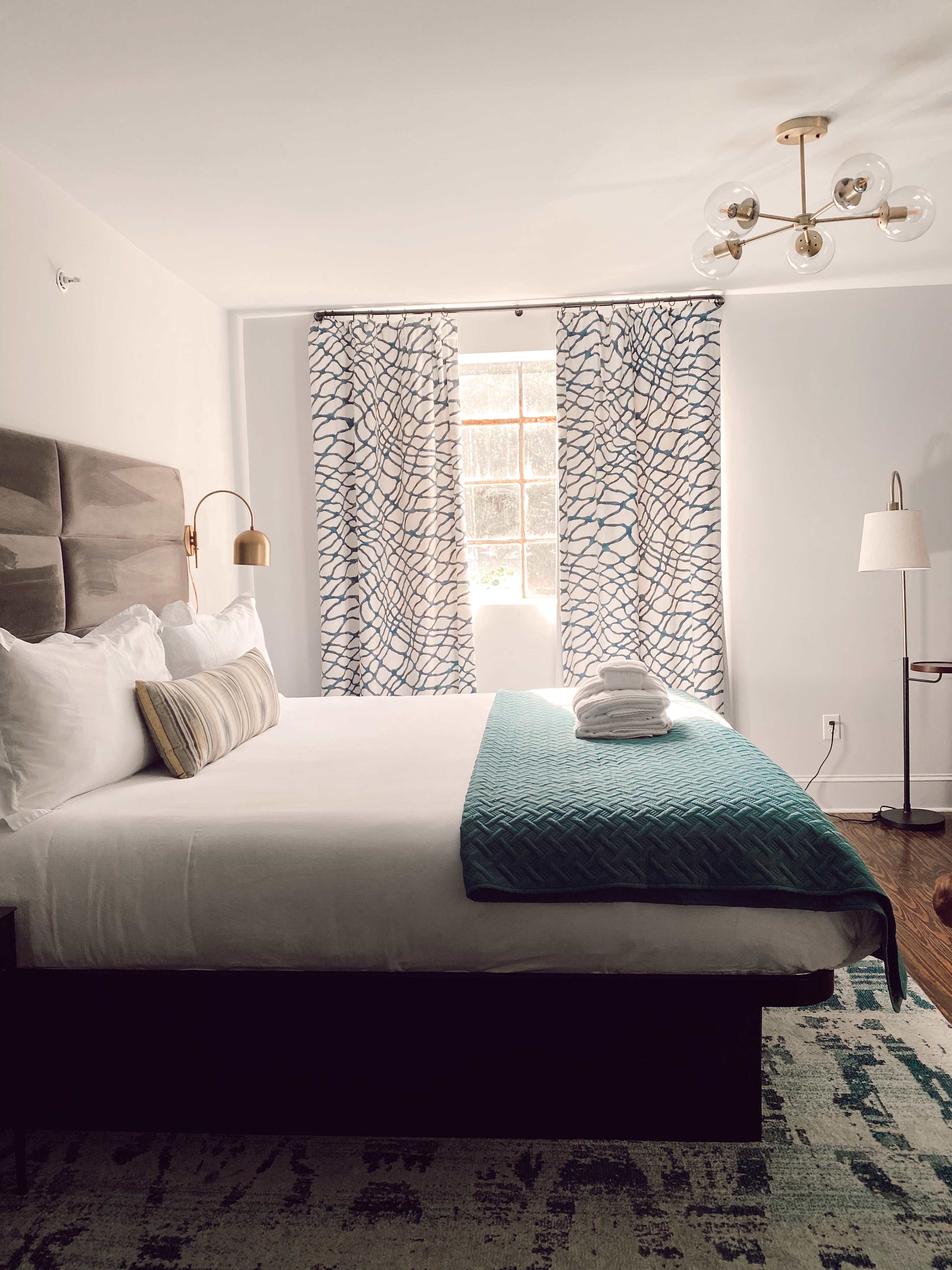 King Suite — The Present Boutique Hotel, Crawford Square