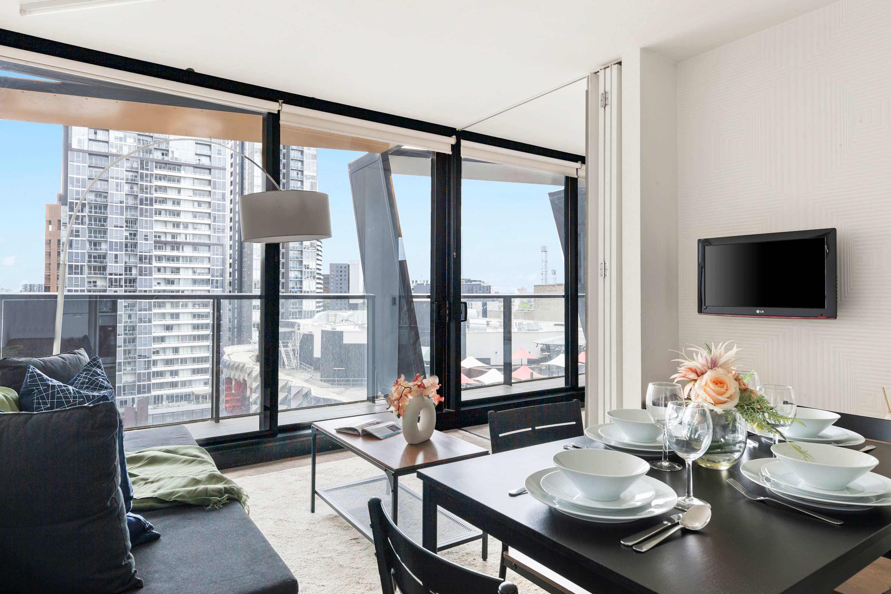 Cozy 2BR Apt, Steps from Melb Central with Parking β Docklands, Victoria β vacation rental
